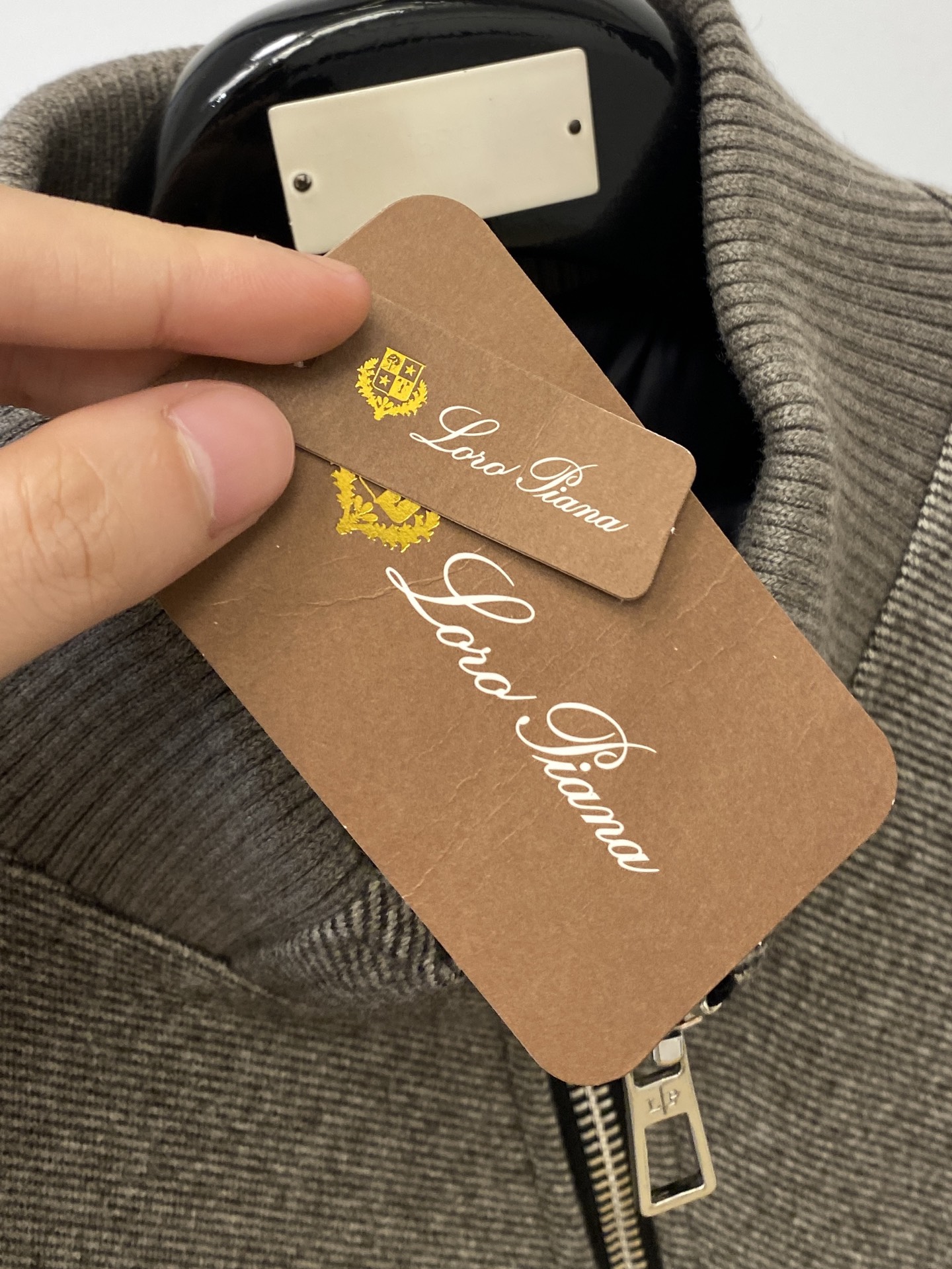 lP🆕、2025新品加绒夹克外套，时尚帅气，简约百搭款，原版五金辅料logo，定制原版面料，不仅挺括，保