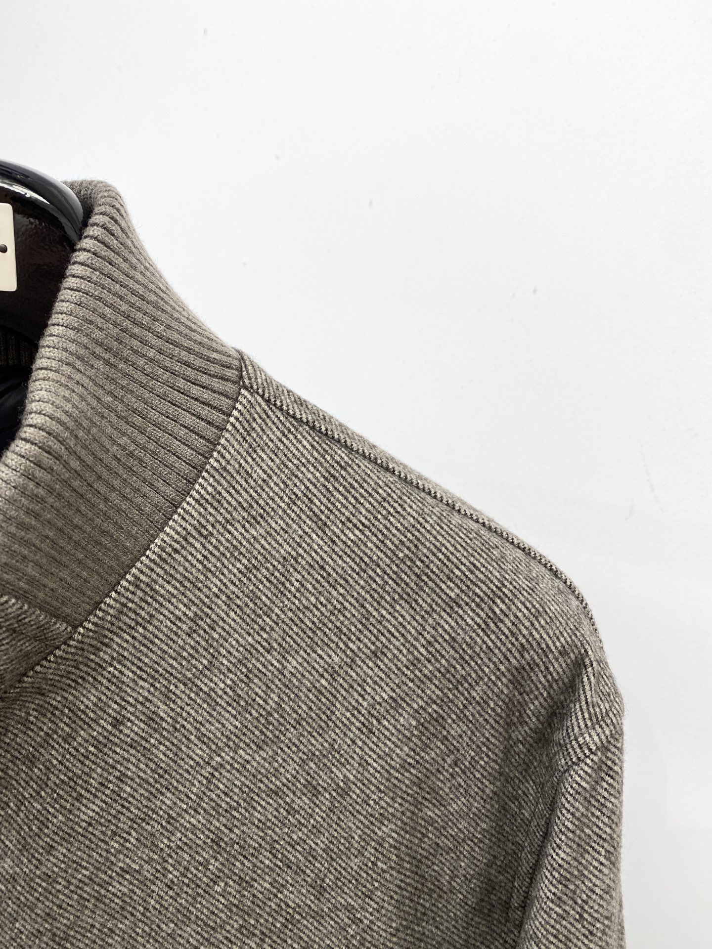 lP🆕、2025新品加绒夹克外套，时尚帅气，简约百搭款，原版五金辅料logo，定制原版面料，不仅挺括，保