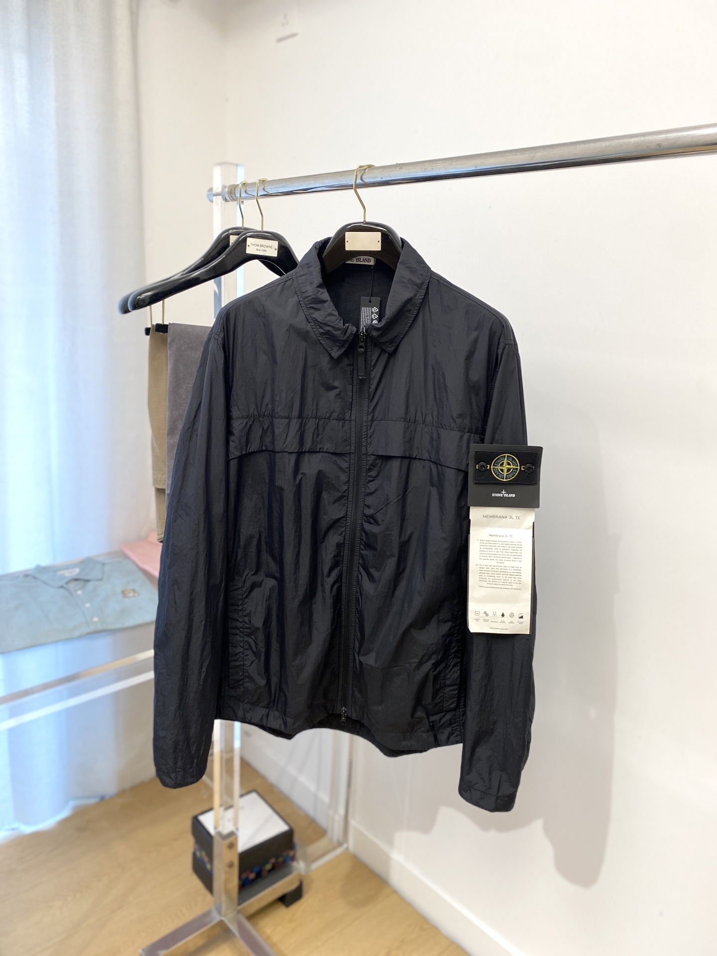 NO:518129,Stone Island, 2025 new jacket jacket, fashionable and handsome, simple and versatile style, cuff embroidery decorative pattern logo, customized original fabric, not only crisp, maintains the trendy silhouette, and is comfortable to wear, and the yarn is more delicate, the number XS-L,, jackets & coats, jackets & coats, alexander wang19860909石头岛、2025新品夹克外套,时尚帅气,简约百搭款,袖口刺绣装饰图案logo,定制原版面料,不仅挺括,保持潮流的廓形,又穿着舒适,纱织更细腻,码数XS-L,,jackets & coats,jackets & coats,alexander wang,Men's clothing