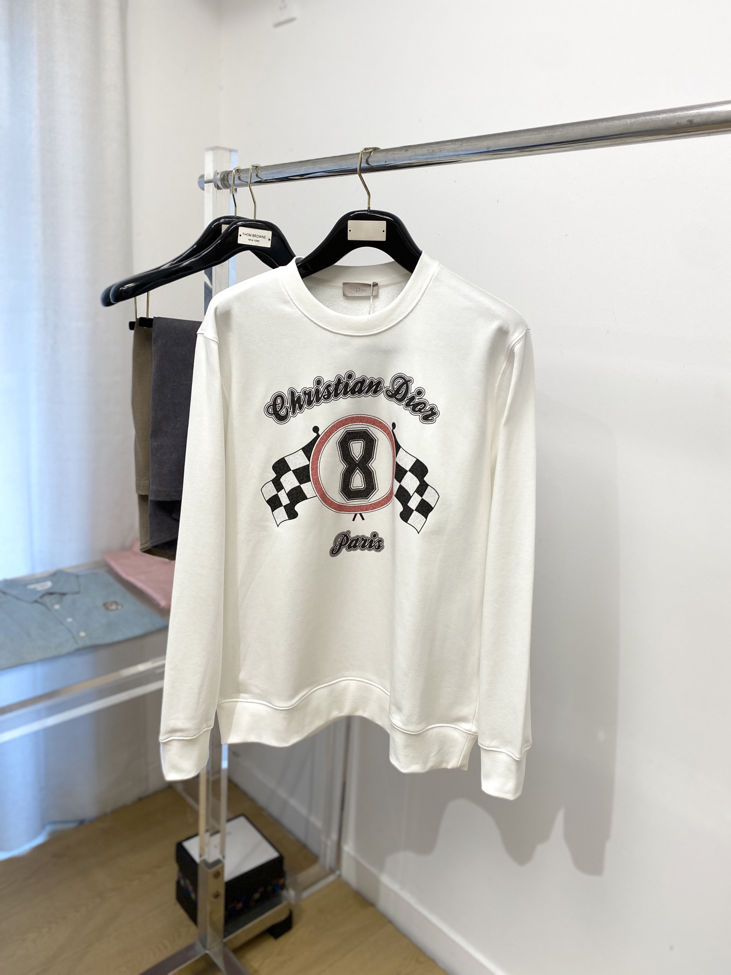 NO:518148,Dior, the latest sweatshirts in 2025, handsome and fashionable, top printed letter logo on the chest, simple and versatile style. Fabric cotton is not only crisp, maintains a fashionable silhouette, but also comfortable to wear, with more delicate yarn, and size M-2XL,,dior,hoodie,sweatshirts,alexander wang19860909迪奥、2025最新款卫衣,帅气时尚,胸前顶级印花字母logo,简约百搭款.面料棉 不仅挺括,保持潮流的廓形,又穿着舒适,纱织更细腻,码数 M-2XL,,dior,hoodie,sweatshirts,alexander wang,Men's clothing