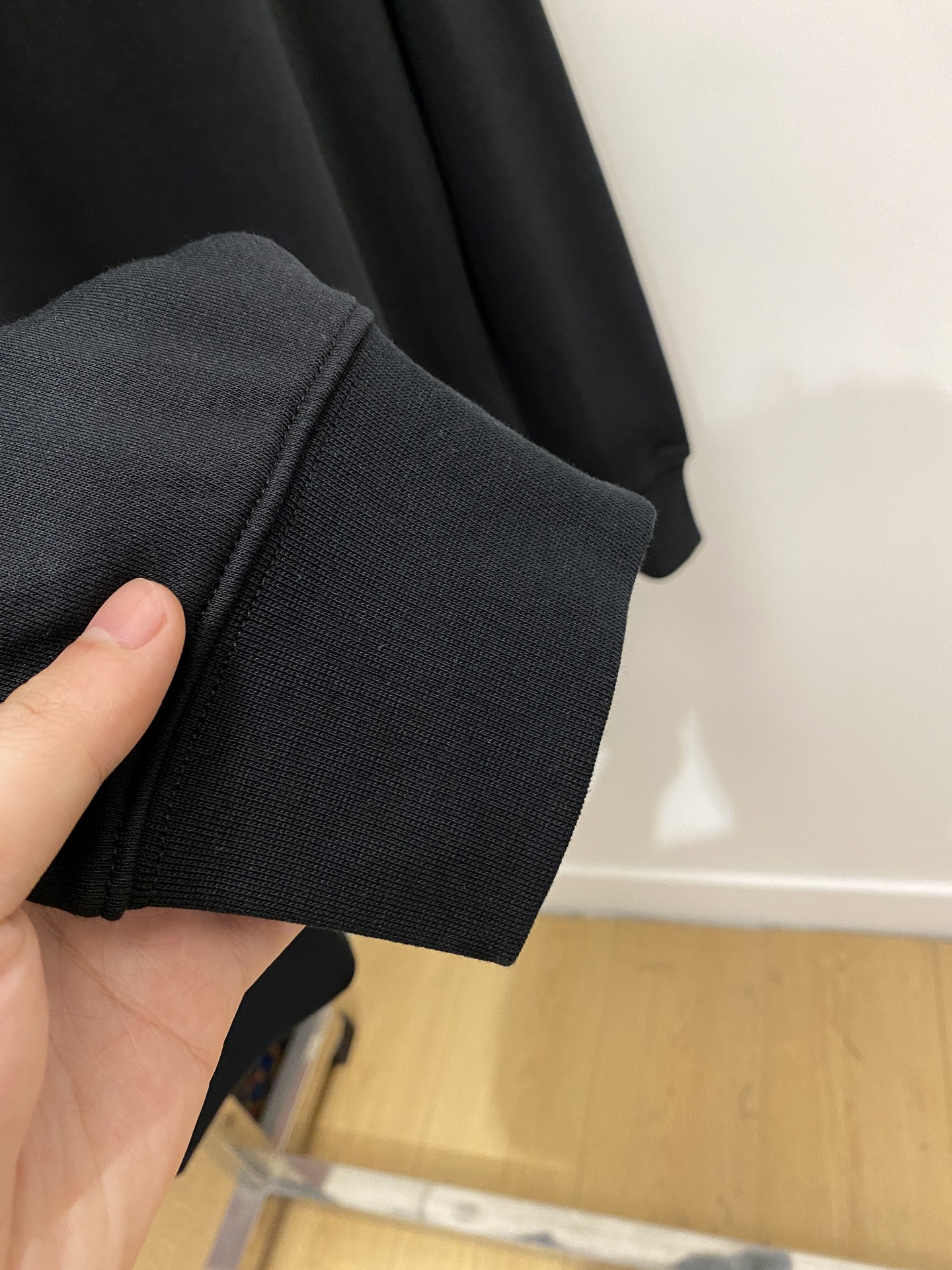 迪奥、2025最新款卫衣，帅气时尚，胸前顶级印花字母logo，简约百搭款。面料棉 不仅挺括，保持潮流的廓