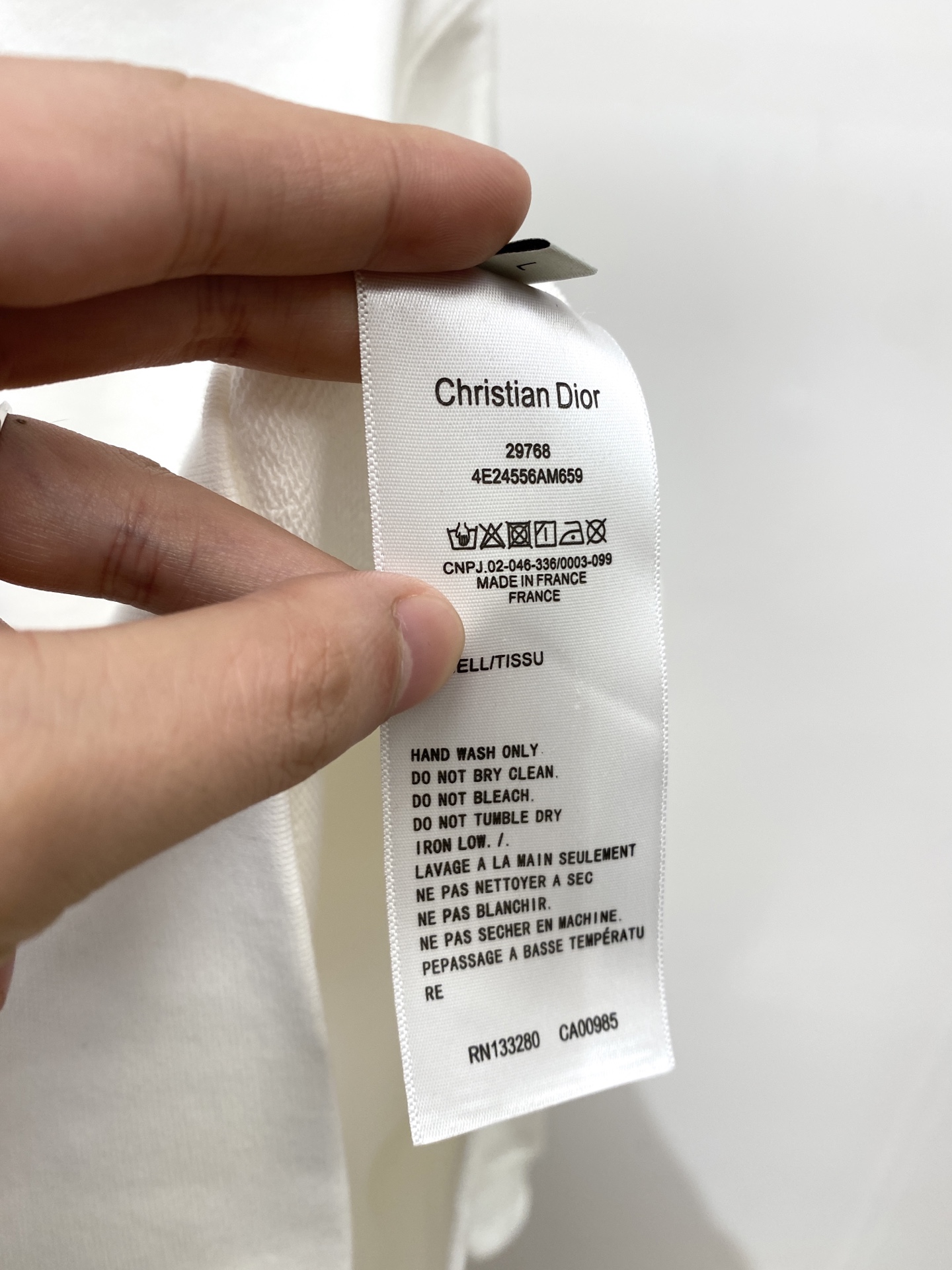 迪奥、2025最新款卫衣，帅气时尚，胸前顶级印花字母logo，简约百搭款。面料棉 不仅挺括，保持潮流的廓