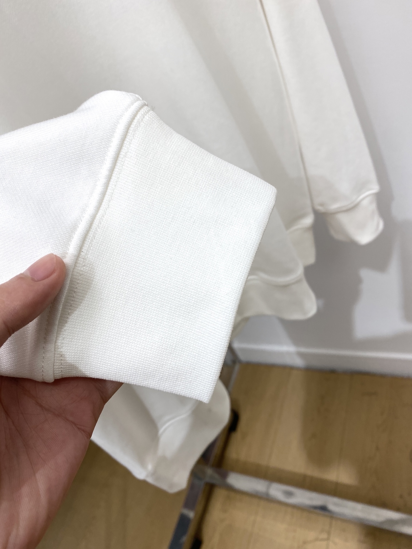 迪奥、2025最新款卫衣，帅气时尚，胸前顶级印花字母logo，简约百搭款。面料棉 不仅挺括，保持潮流的廓