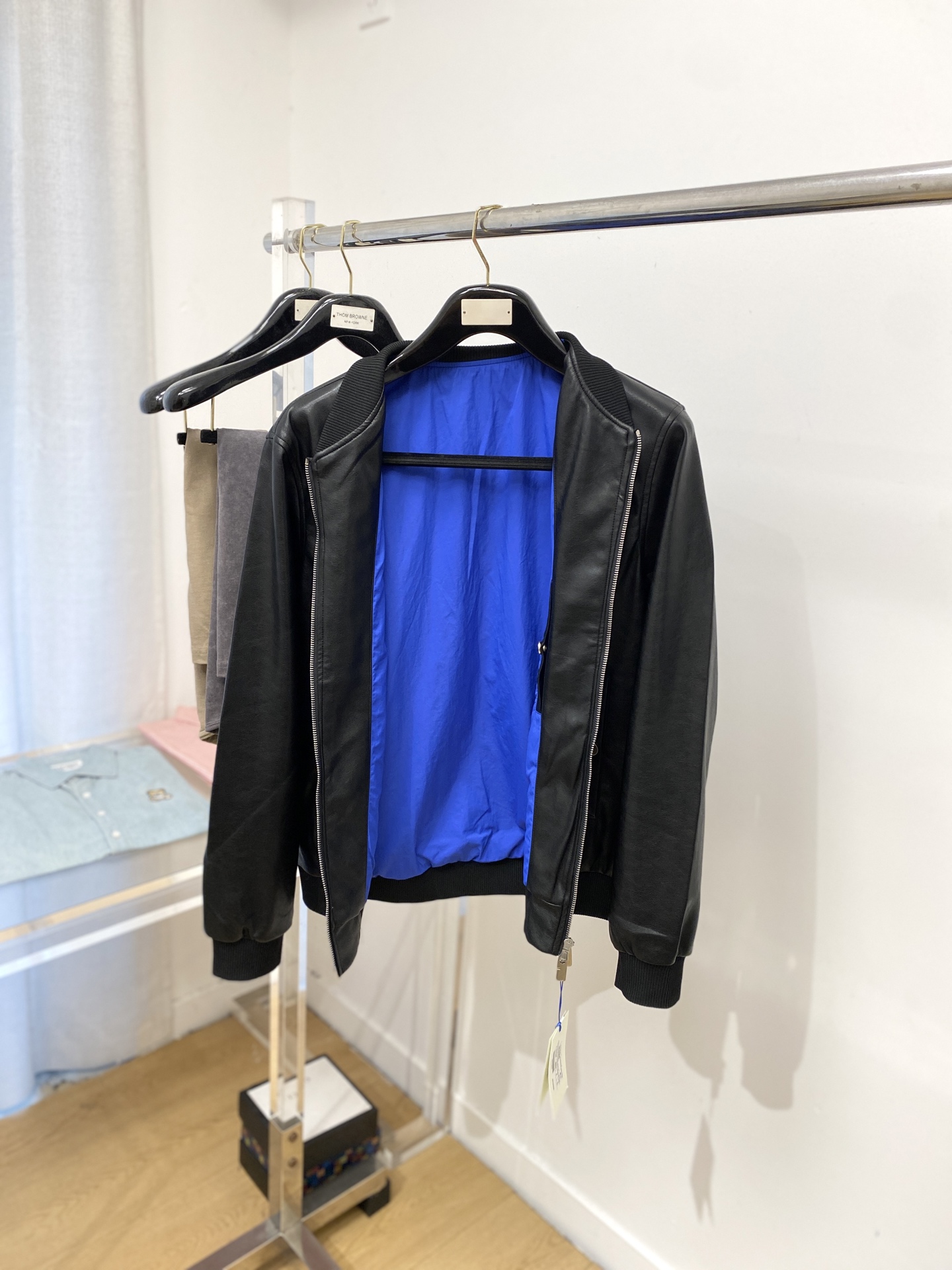 巴宝莉、2025新品PU皮夹克外套，时尚帅气，简约百搭款，定制原版面料，不仅挺括，保持潮流的廓形，又穿着