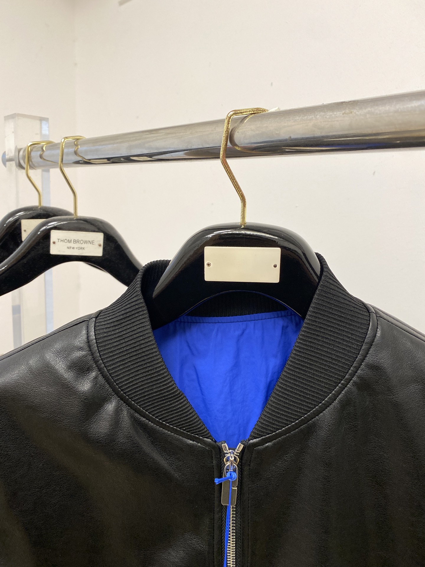 巴宝莉、2025新品PU皮夹克外套，时尚帅气，简约百搭款，定制原版面料，不仅挺括，保持潮流的廓形，又穿着