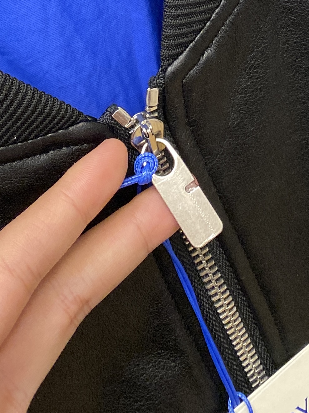 巴宝莉、2025新品PU皮夹克外套，时尚帅气，简约百搭款，定制原版面料，不仅挺括，保持潮流的廓形，又穿着