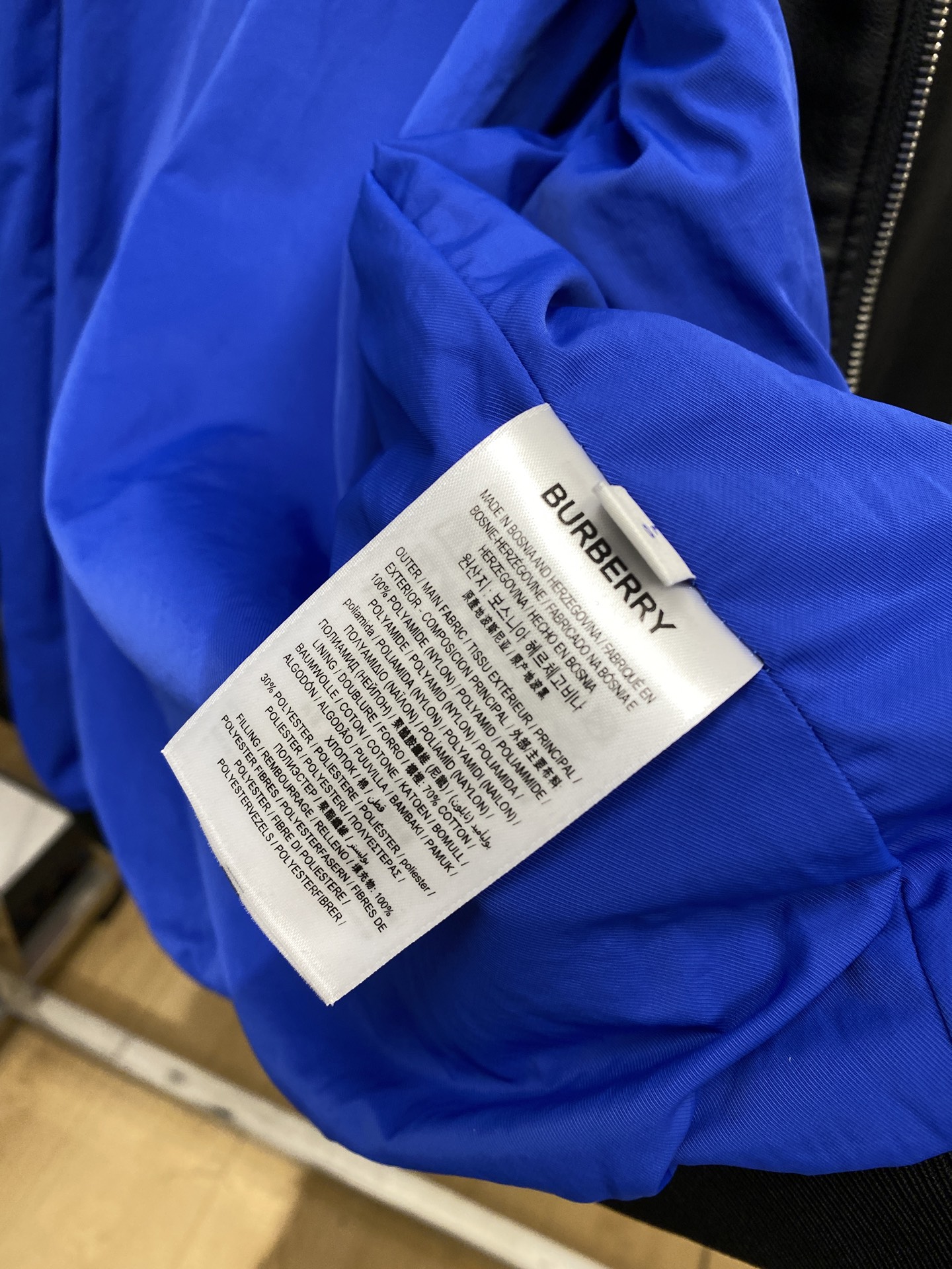 巴宝莉、2025新品PU皮夹克外套，时尚帅气，简约百搭款，定制原版面料，不仅挺括，保持潮流的廓形，又穿着