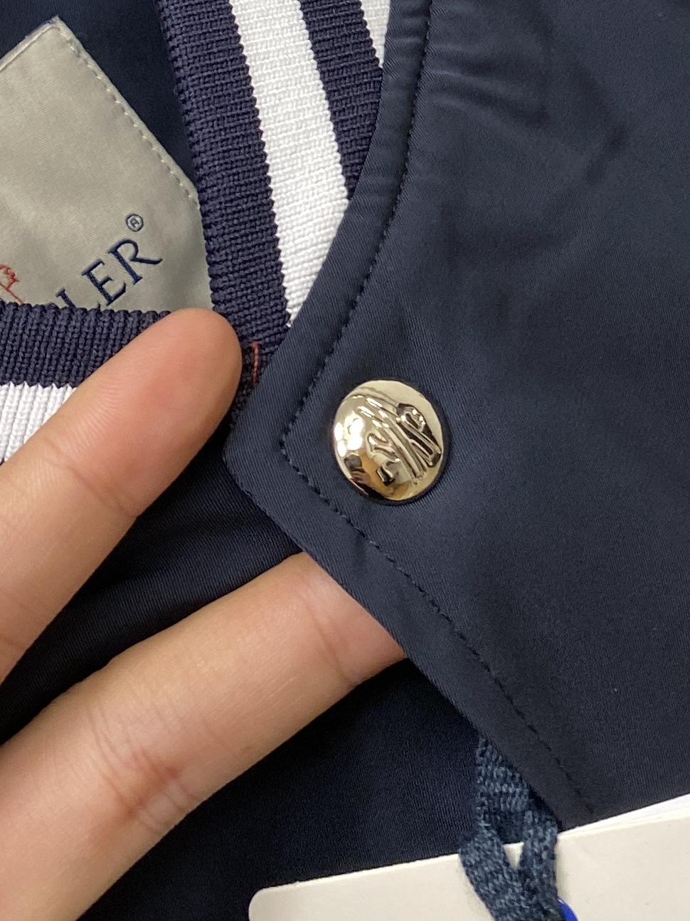 蒙口、2025新品夹克外套，时尚帅气，简约百搭款，袖口顶级刺绣装饰图案logo，定制原版面料，不仅挺括，