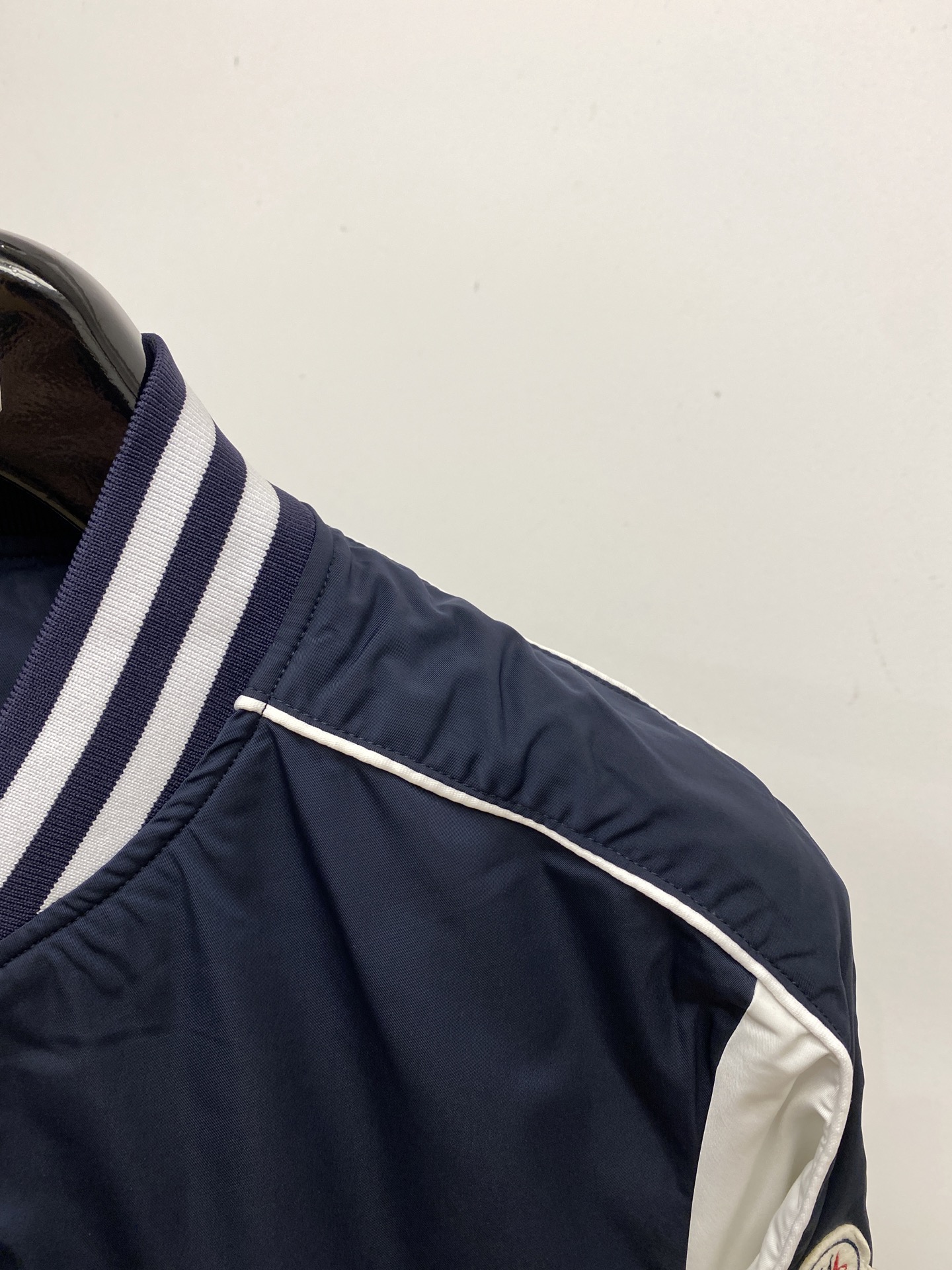 蒙口、2025新品夹克外套，时尚帅气，简约百搭款，袖口顶级刺绣装饰图案logo，定制原版面料，不仅挺括，