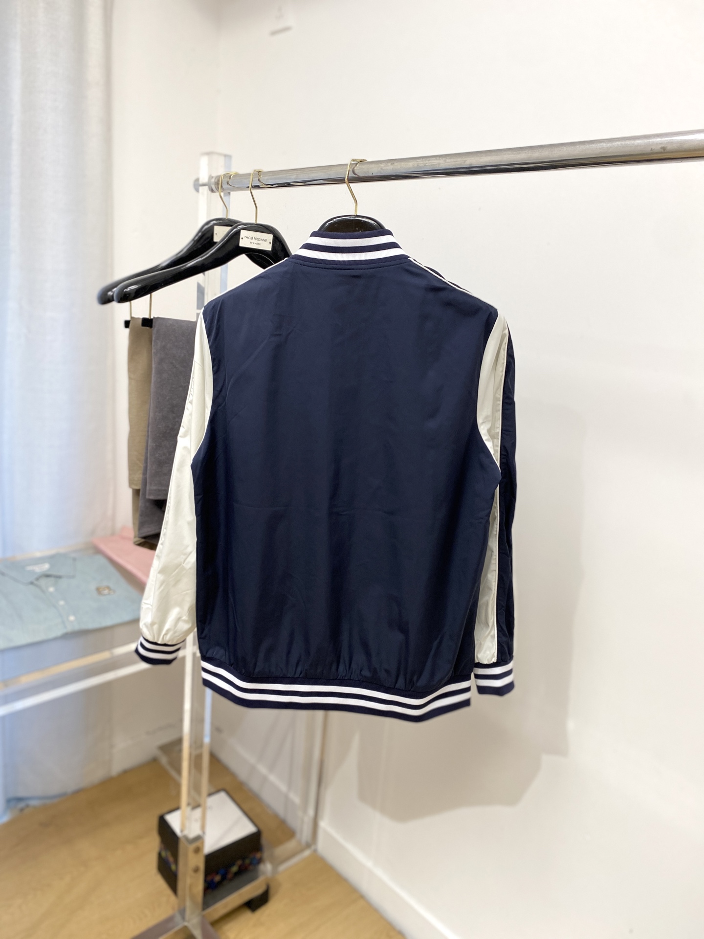 蒙口、2025新品夹克外套，时尚帅气，简约百搭款，袖口顶级刺绣装饰图案logo，定制原版面料，不仅挺括，