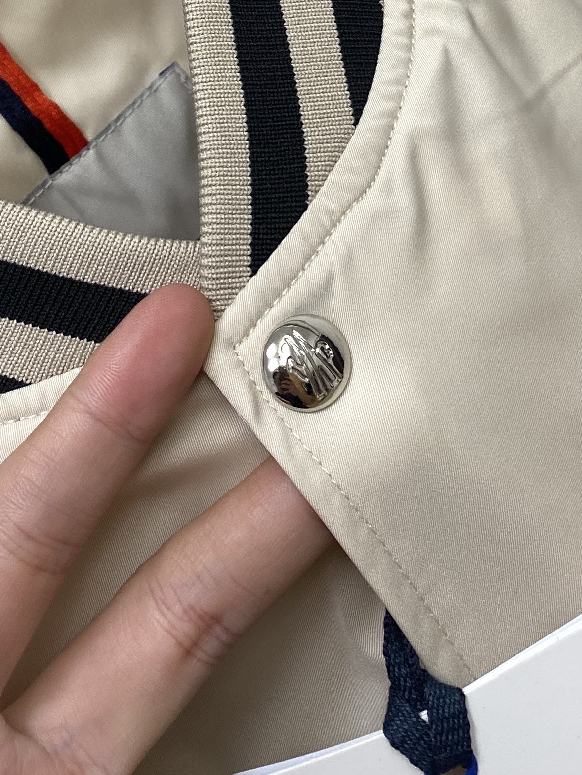 蒙口、2025新品夹克外套，时尚帅气，简约百搭款，袖口顶级刺绣装饰图案logo，定制原版面料，不仅挺括，