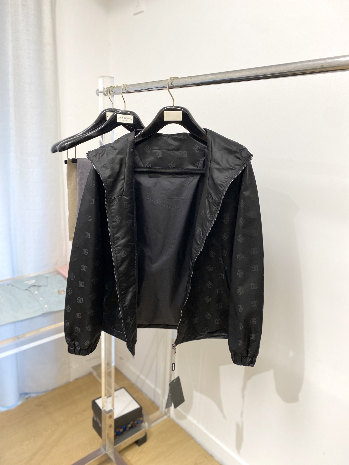 DG、2025新品夹克外套，时尚帅气，简约百搭款，顶级数码定位印花字母logo，定制原版面料，不仅挺括，