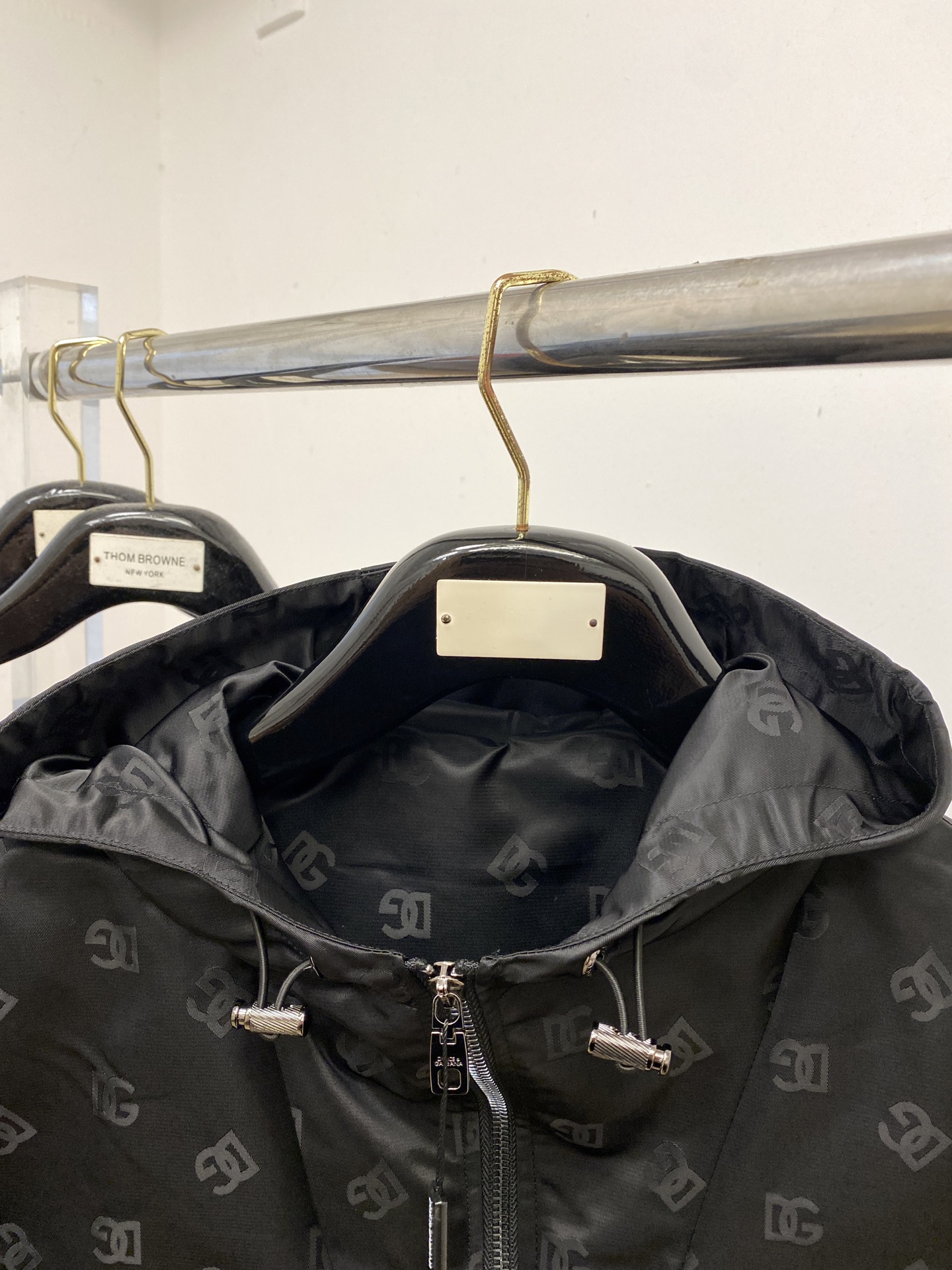 DG、2025新品夹克外套，时尚帅气，简约百搭款，顶级数码定位印花字母logo，定制原版面料，不仅挺括，