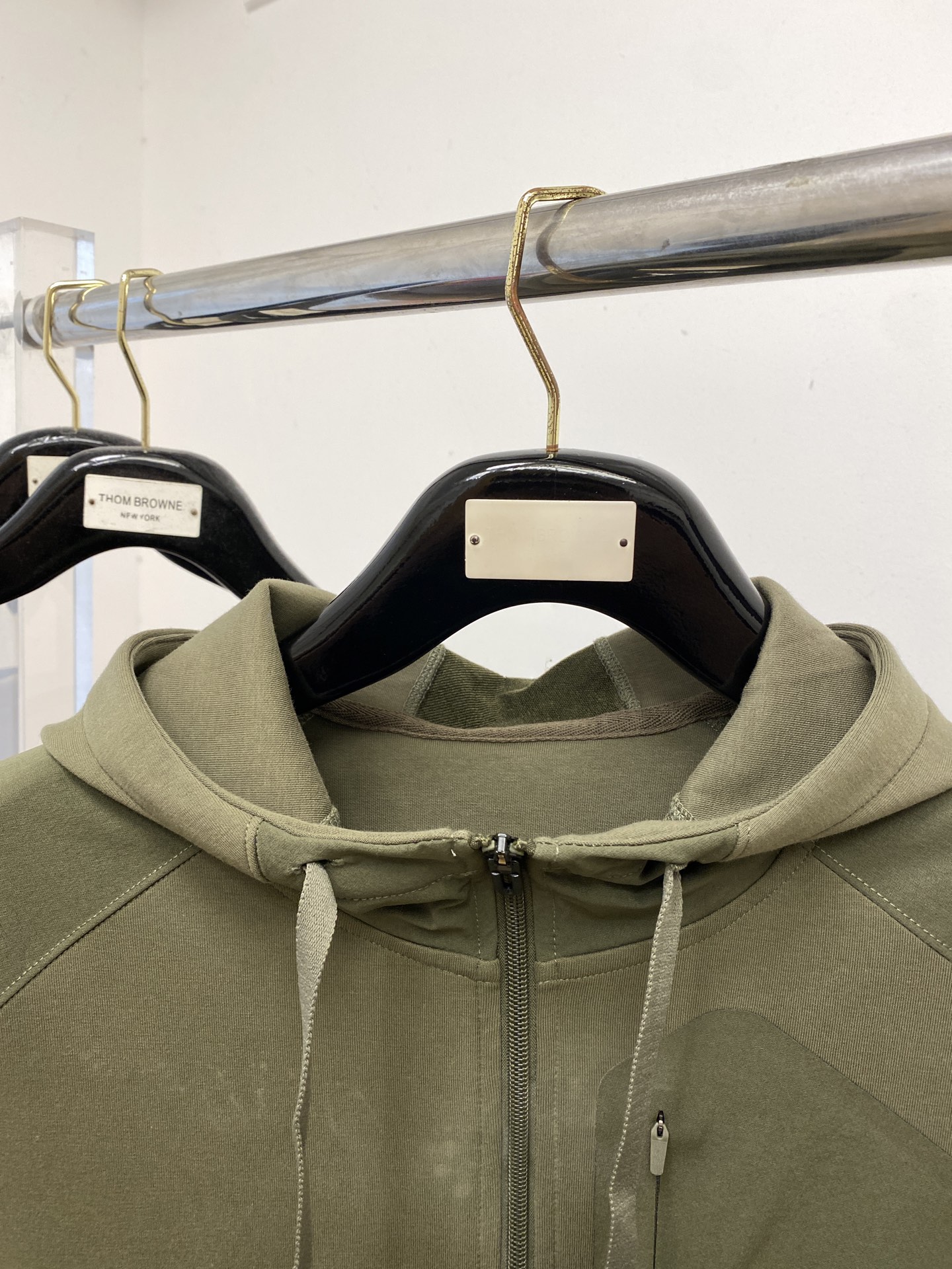 始祖鸟、2025最新款卫衣，帅气时尚，胸前精致刺绣图案logo，简约百搭款。面料棉 不仅挺括，保持潮流的