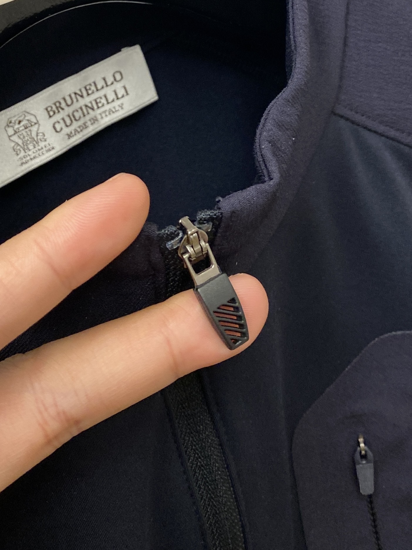 Brunello Cucinelli、2025最新款卫衣，帅气时尚，胸前精致刺绣图案logo，简约百搭款