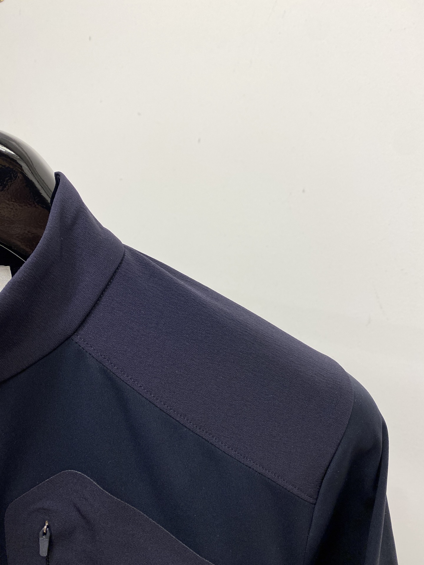 Brunello Cucinelli、2025最新款卫衣，帅气时尚，胸前精致刺绣图案logo，简约百搭款