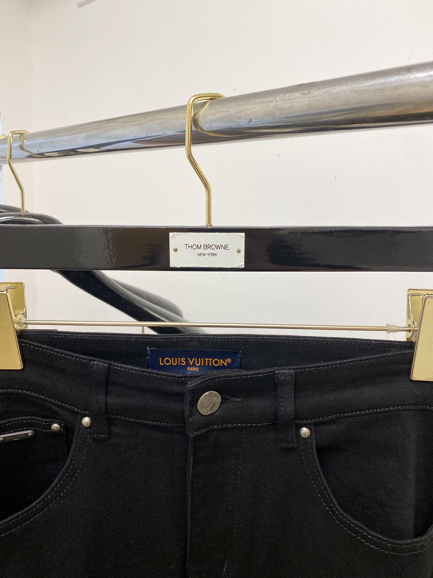 LV、2025最新品，专柜同步有售，原单狠货，水洗休闲牛仔裤，进口原版水洗弹力面料，舒适有弹性，原版五金