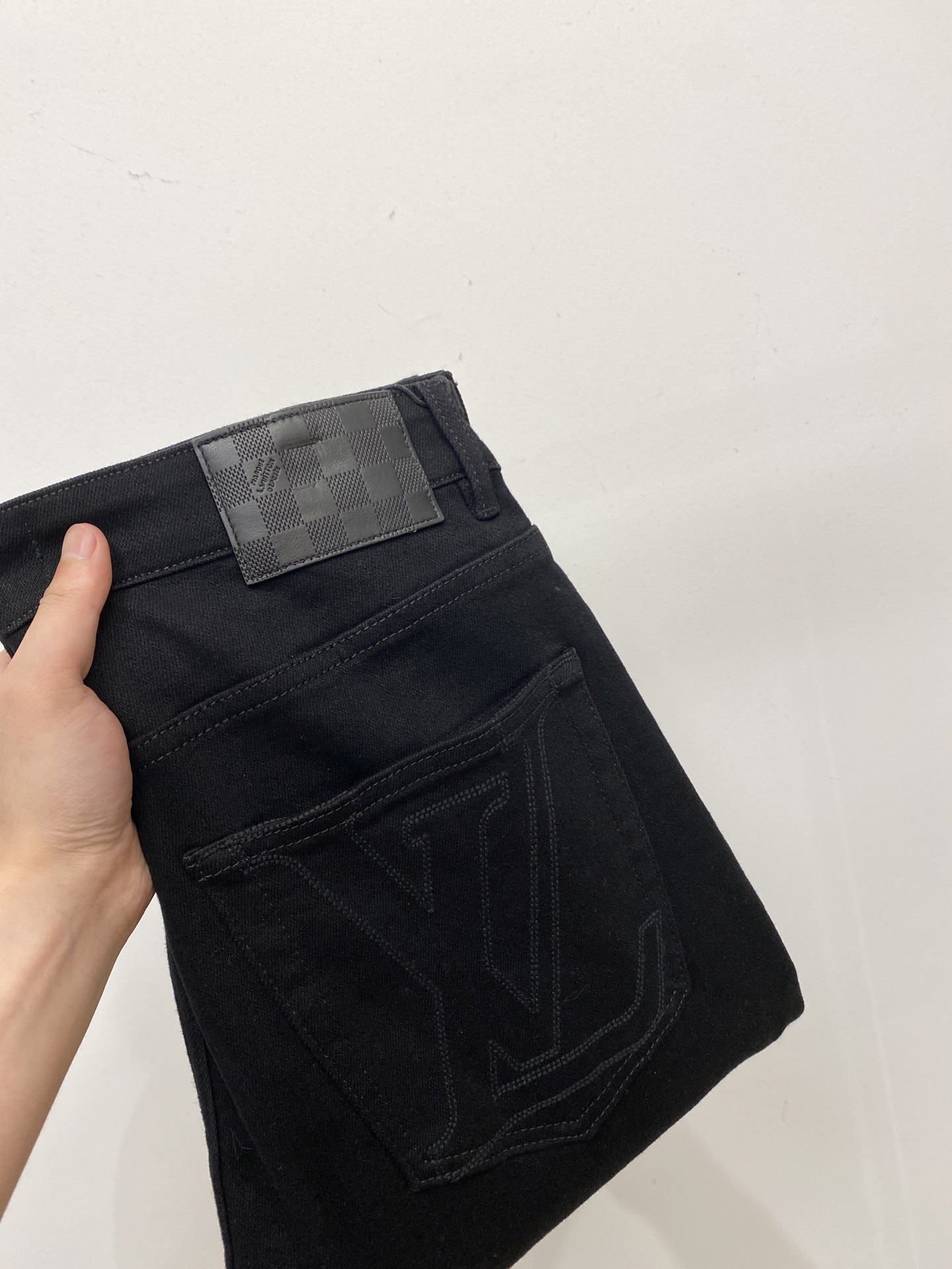 NO:514020,LV, 2025 latest products, special counters are available at the same time, original singles, washable casual jeans, imported original washing elastic fabric, comfortable and elastic, original hardware and auxiliary decorative logo, super positive style, extremely high grade, counter quality, fashionable and stylish upper body, 29-38,, louis vuitton, jeans, alexander wang19860909LV、2025最新品,专柜同步有售,原单狠货,水洗休闲牛仔裤,进口原版水洗弹力面料,舒适有弹性,原版五金辅料装饰logo,版型超正,档次极高,专柜品质,上身时尚有型,码数29-38,,louis vuitton,jeans,alexander wang,Men's clothing