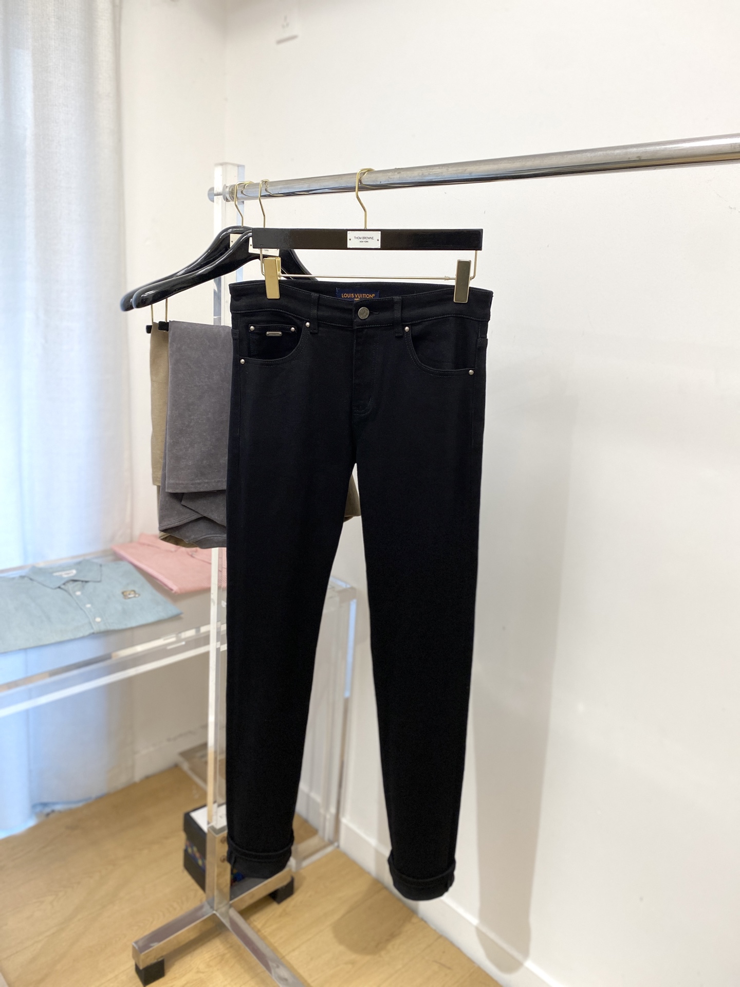 LV、2025最新品，专柜同步有售，原单狠货，水洗休闲牛仔裤，进口原版水洗弹力面料，舒适有弹性，原版五金