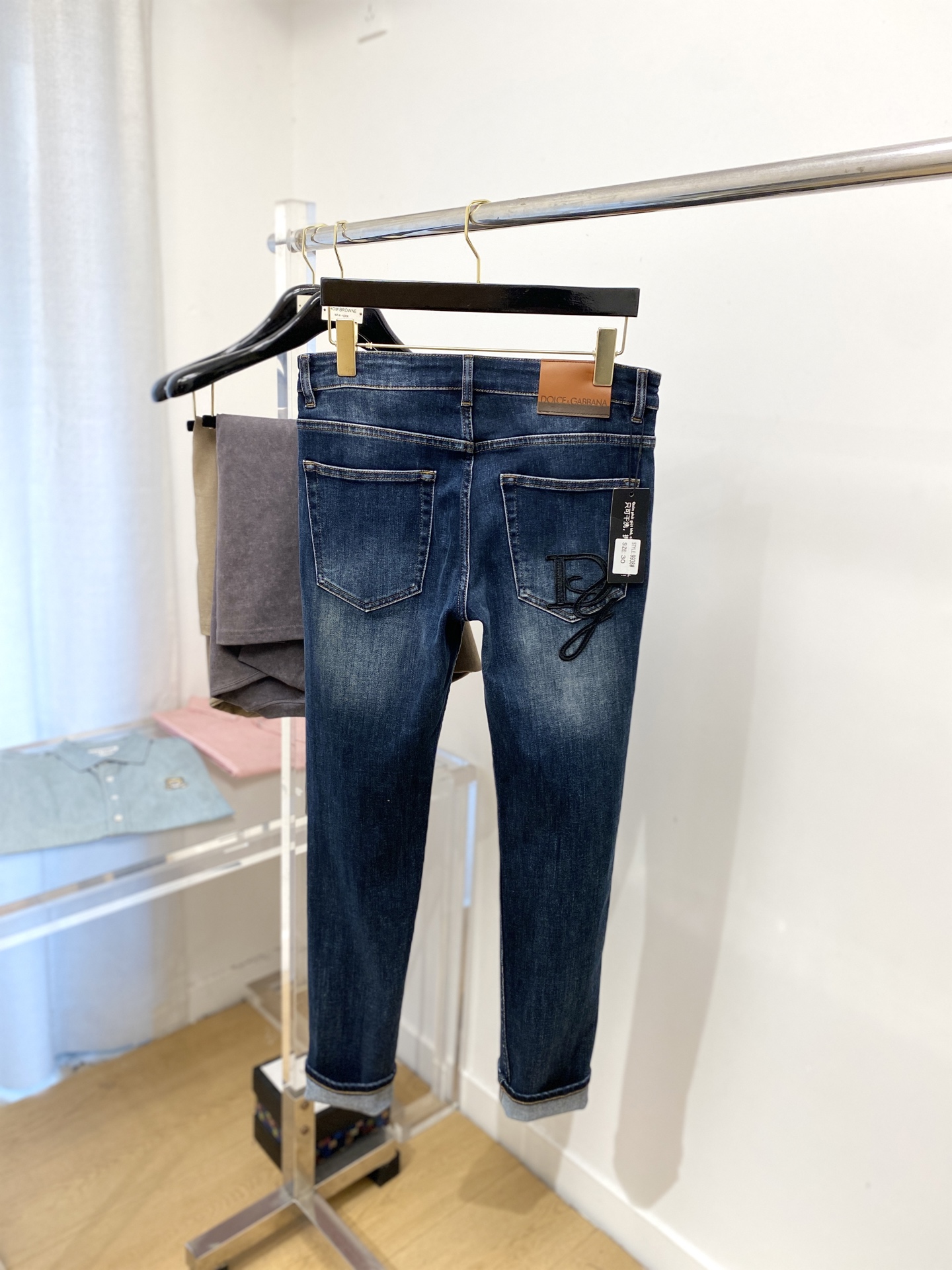 DG、2025最新品，专柜同步有售，原单狠货，水洗休闲牛仔裤，进口原版水洗弹力面料，舒适有弹性，原版五金