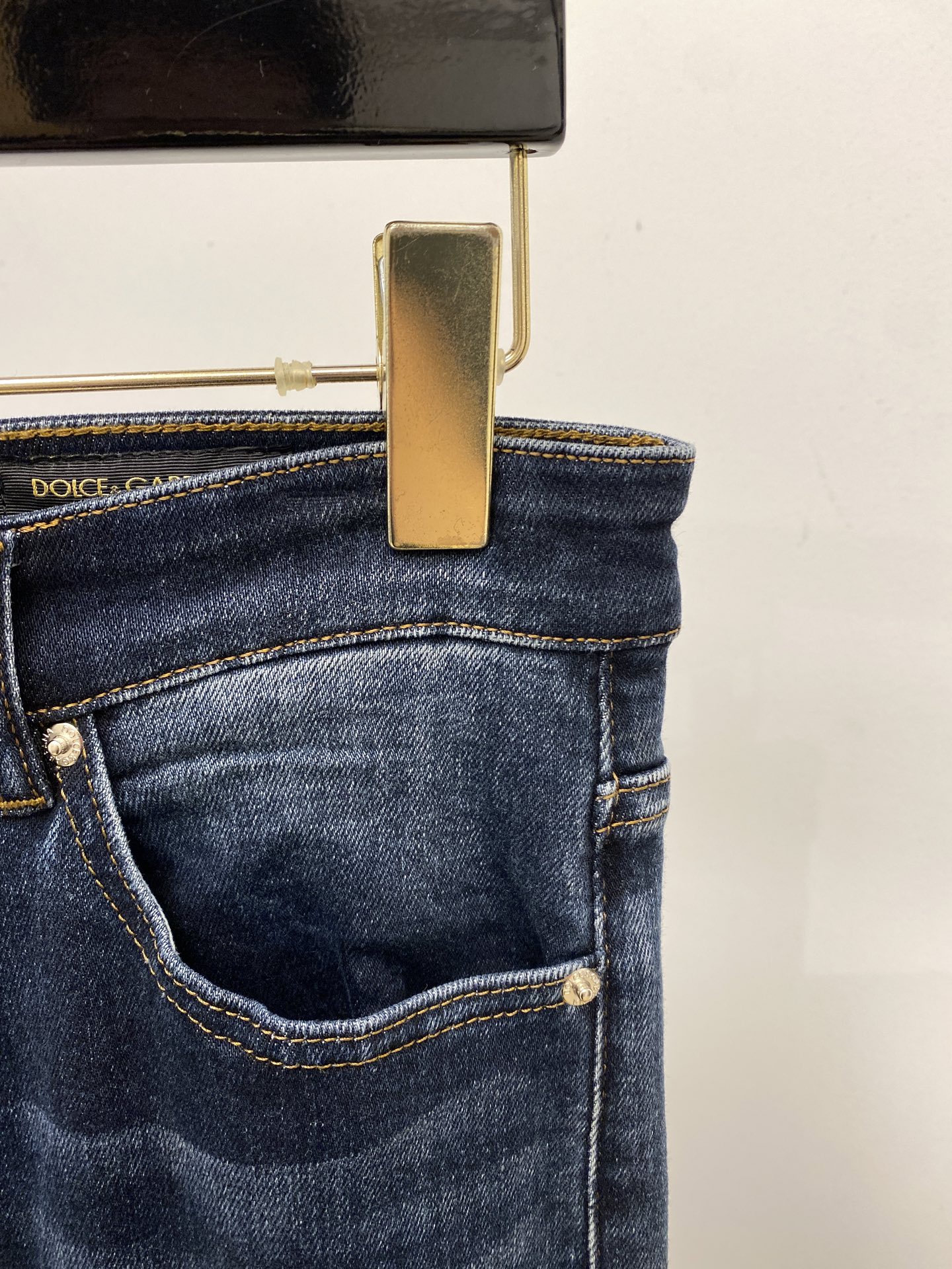 DG、2025最新品，专柜同步有售，原单狠货，水洗休闲牛仔裤，进口原版水洗弹力面料，舒适有弹性，原版五金