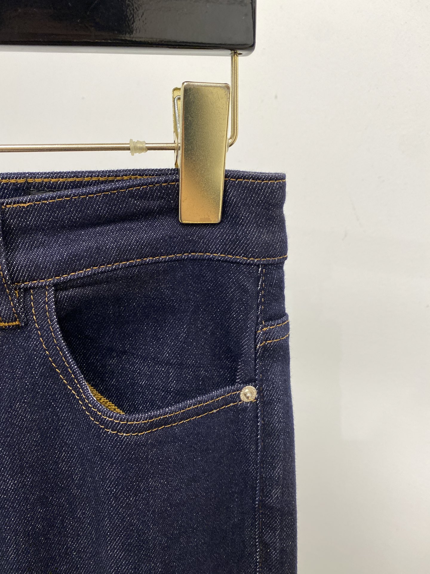 DG、2025最新品，专柜同步有售，原单狠货，水洗休闲牛仔裤，进口原版水洗弹力面料，舒适有弹性，原版五金