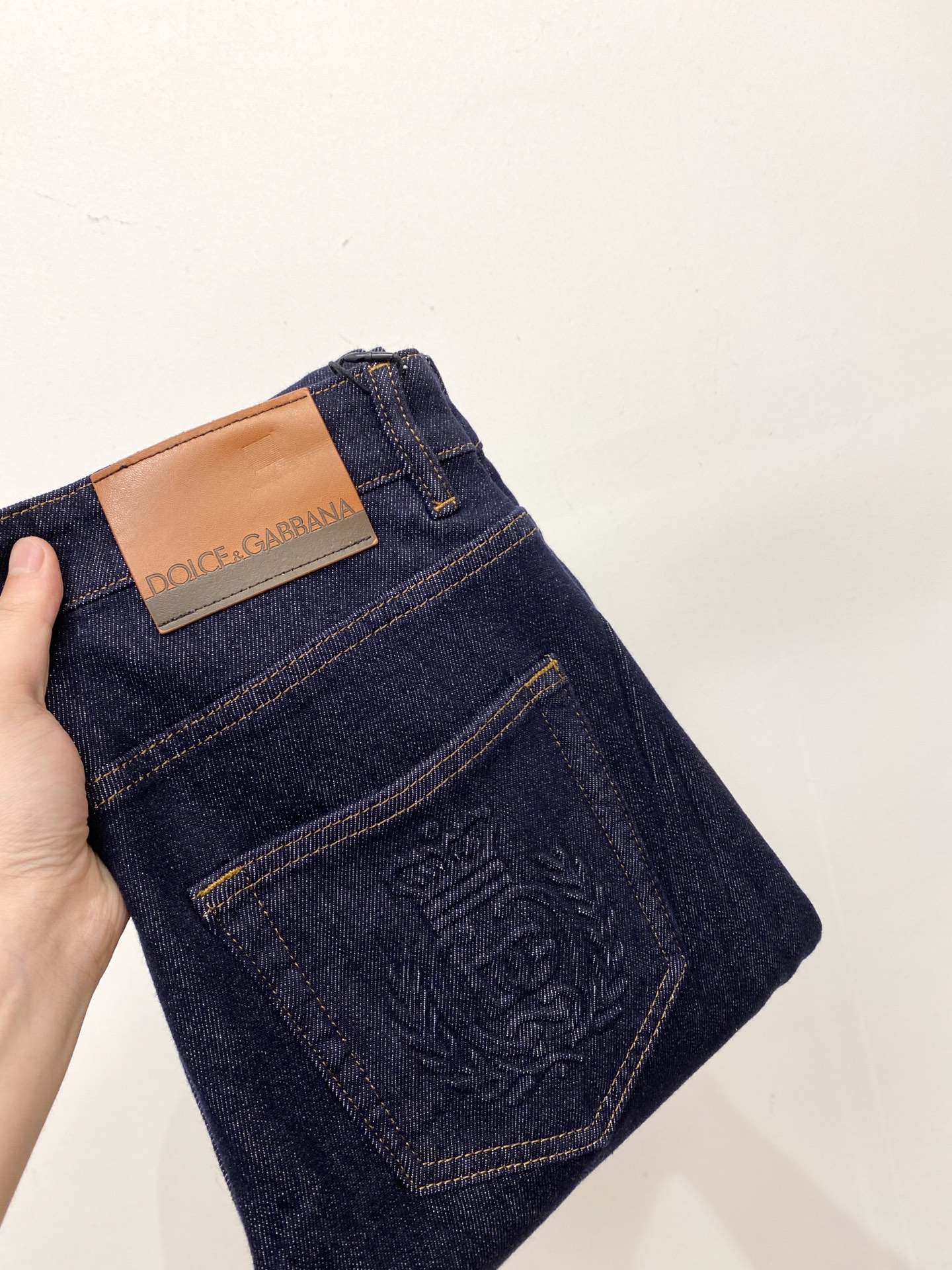 NO:514022,DG, 2025 latest products, special counters are available at the same time, original singles, washable casual jeans, imported original washable elastic fabric, comfortable and elastic, original hardware and auxiliary decorative logo, super positive style, extremely high grade, counter quality, fashionable and stylish upper body, 29-38, jeans, alexander wang19860909DG、2025最新品,专柜同步有售,原单狠货,水洗休闲牛仔裤,进口原版水洗弹力面料,舒适有弹性,原版五金辅料装饰logo,版型超正,档次极高,专柜品质,上身时尚有型,码数29-38,,jeans,alexander wang,Men's clothing