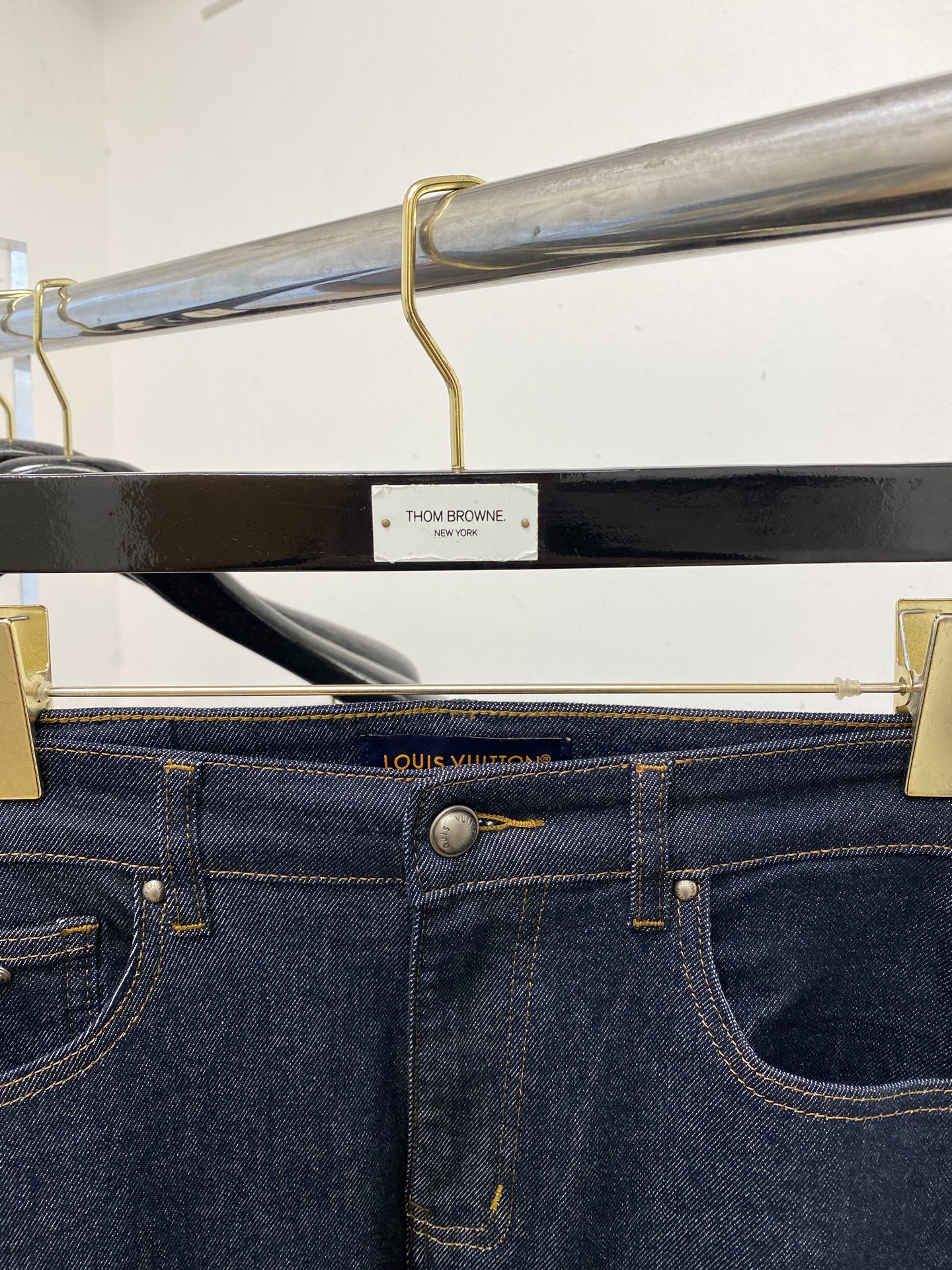 LV、2025最新品，专柜同步有售，原单狠货，水洗休闲牛仔裤，进口原版水洗弹力面料，舒适有弹性，原版五金