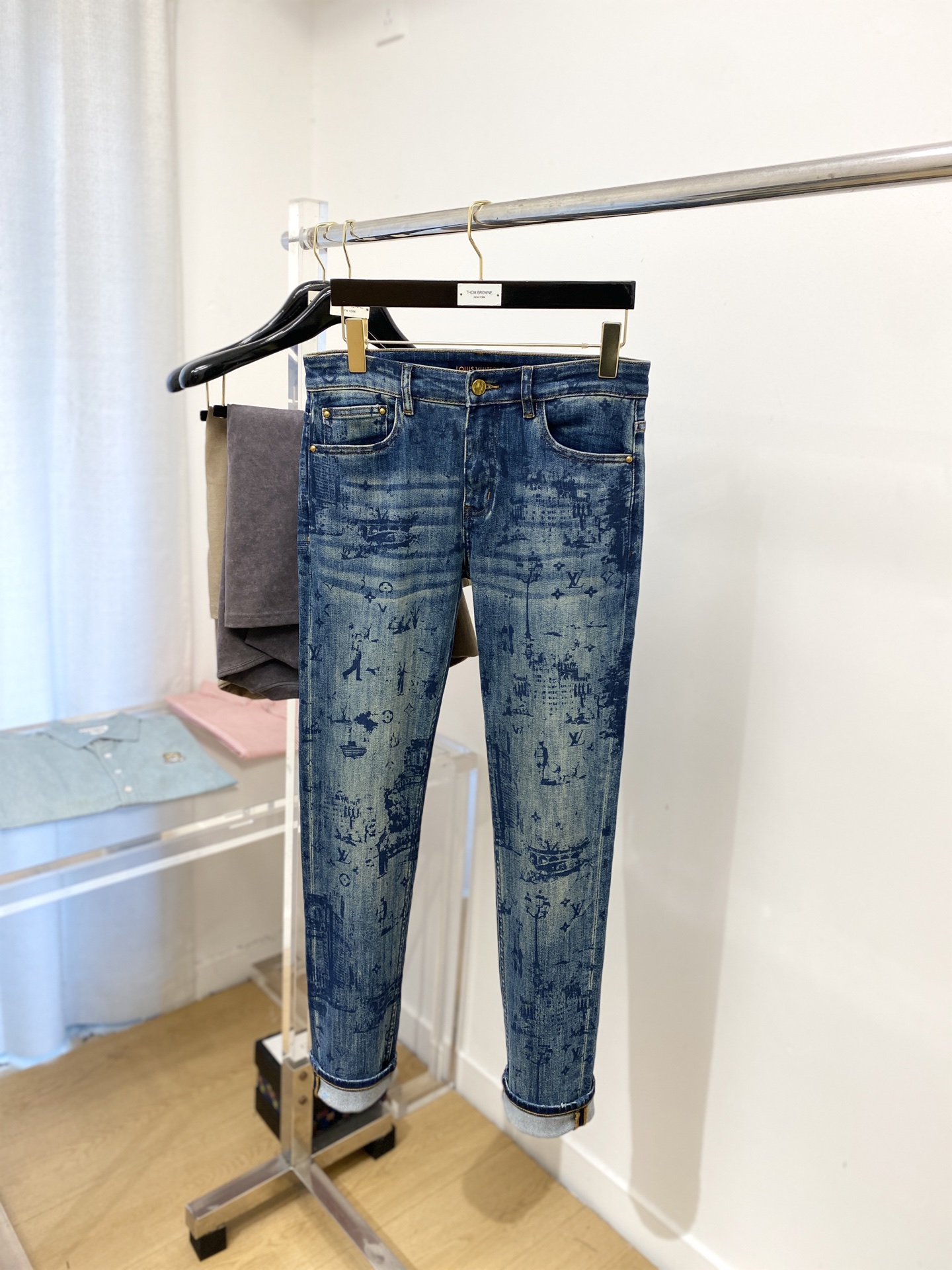 LV、2025最新品，专柜同步有售，原单狠货，水洗休闲牛仔裤，进口原版水洗弹力面料，舒适有弹性，原版五金