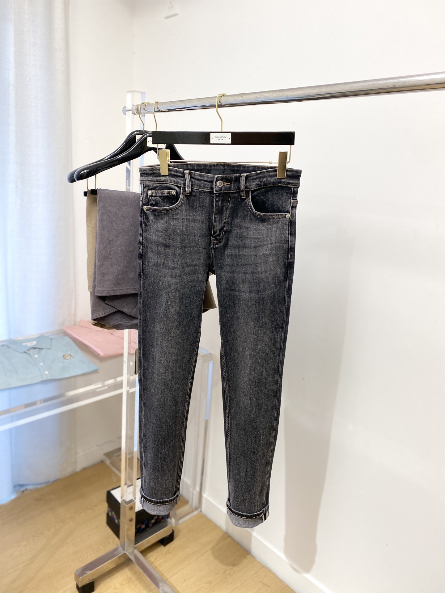 普拉达、2025最新品，专柜同步有售，原单狠货，水洗休闲牛仔裤，进口原版水洗弹力面料，舒适有弹性，原版五