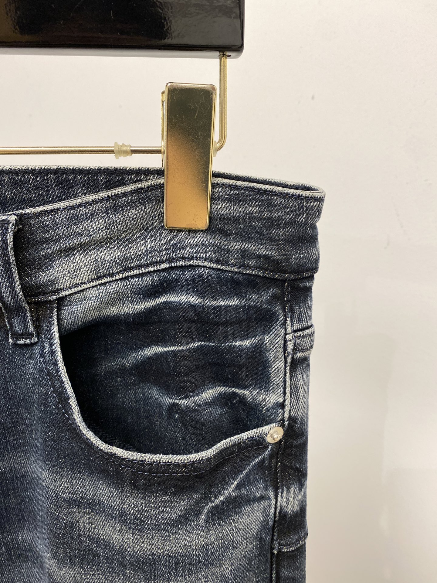 迪奥、2025最新品，专柜同步有售，原单狠货，水洗休闲牛仔裤，进口原版水洗弹力面料，舒适有弹性，原版五金