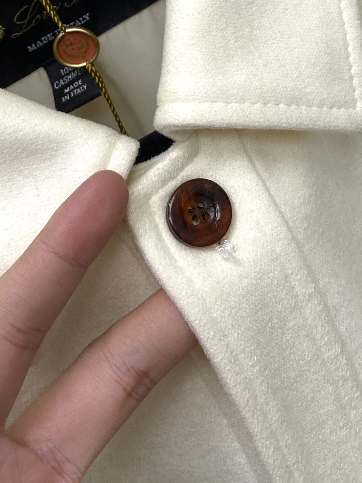 ￼lP🆕、2025新品夹克外套，时尚帅气，简约百搭款，原版五金辅料logo，定制原版面料，不仅挺括，保持