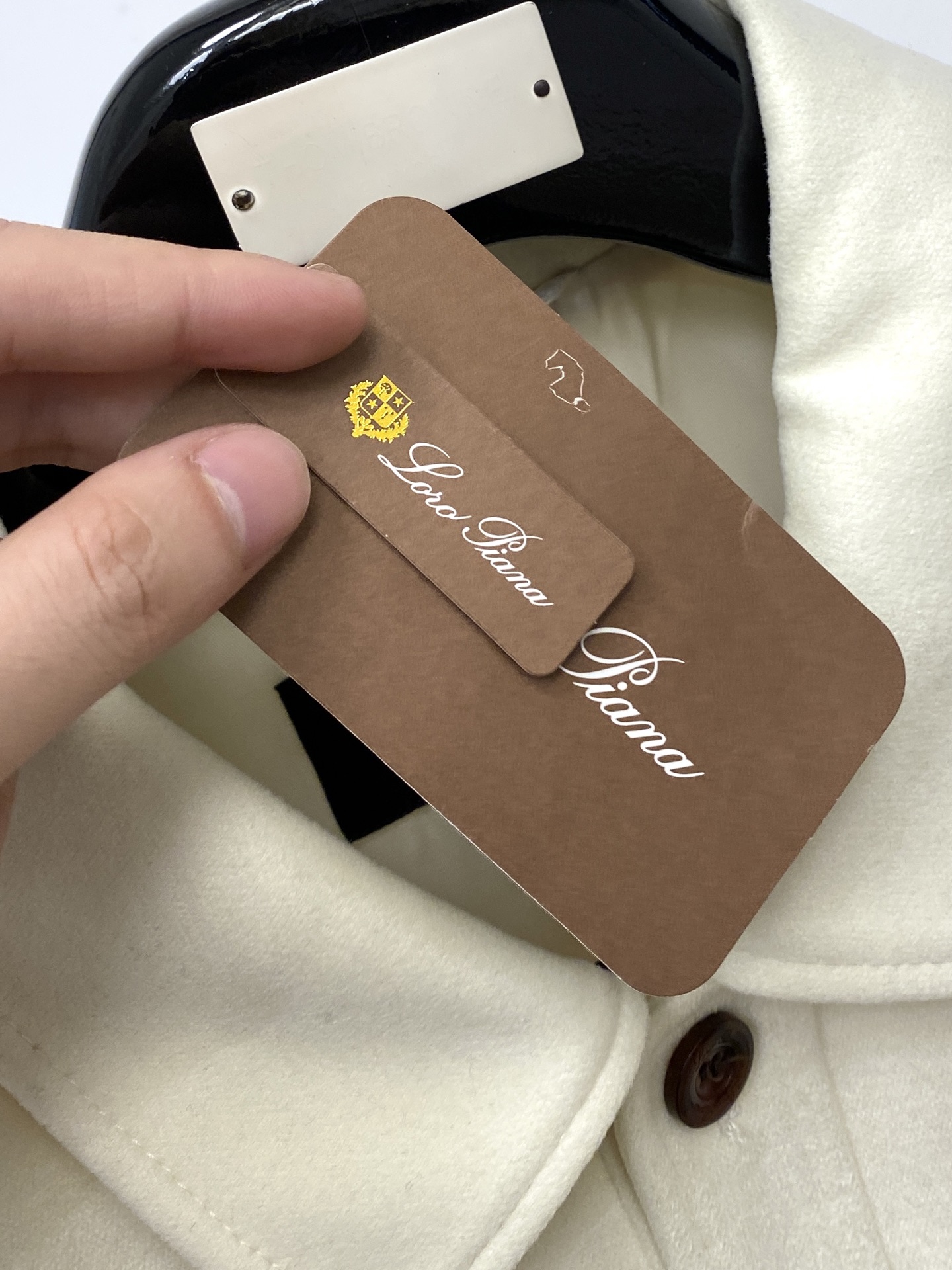 ￼lP🆕、2025新品夹克外套，时尚帅气，简约百搭款，原版五金辅料logo，定制原版面料，不仅挺括，保持