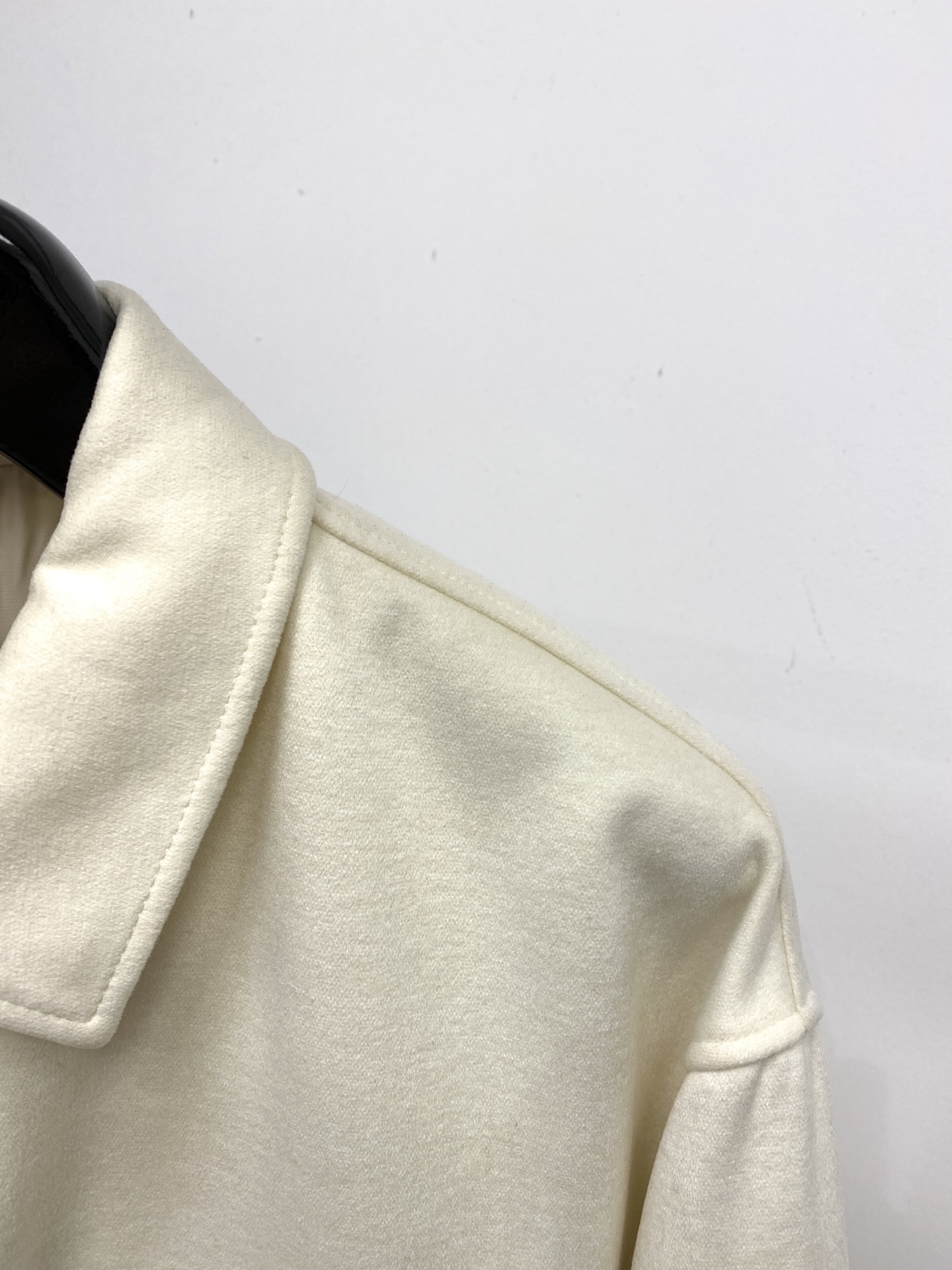 ￼lP🆕、2025新品夹克外套，时尚帅气，简约百搭款，原版五金辅料logo，定制原版面料，不仅挺括，保持