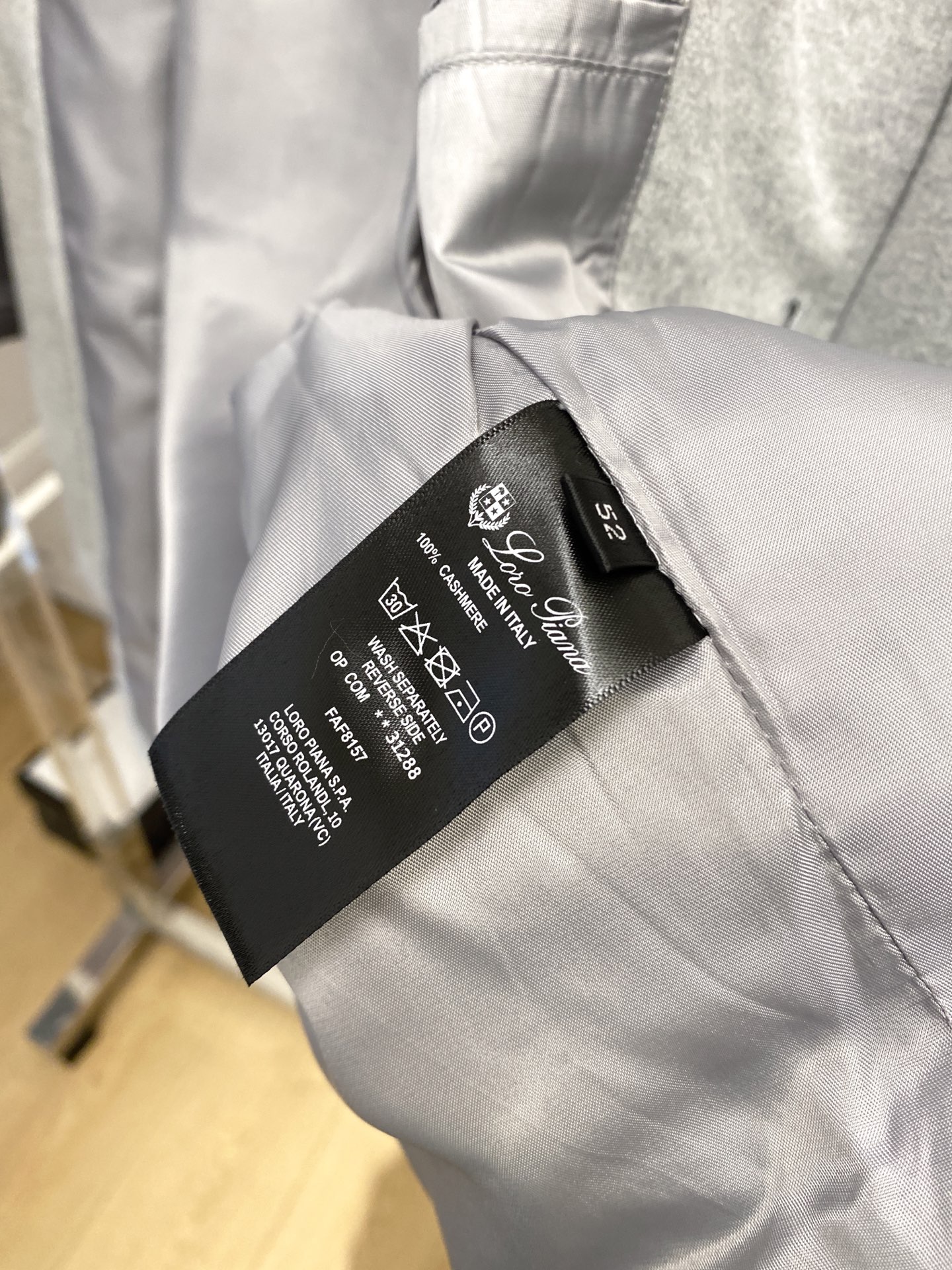 lP🆕、2025新品夹克外套，时尚帅气，简约百搭款，原版五金辅料logo，定制原版面料，不仅挺括，保持潮