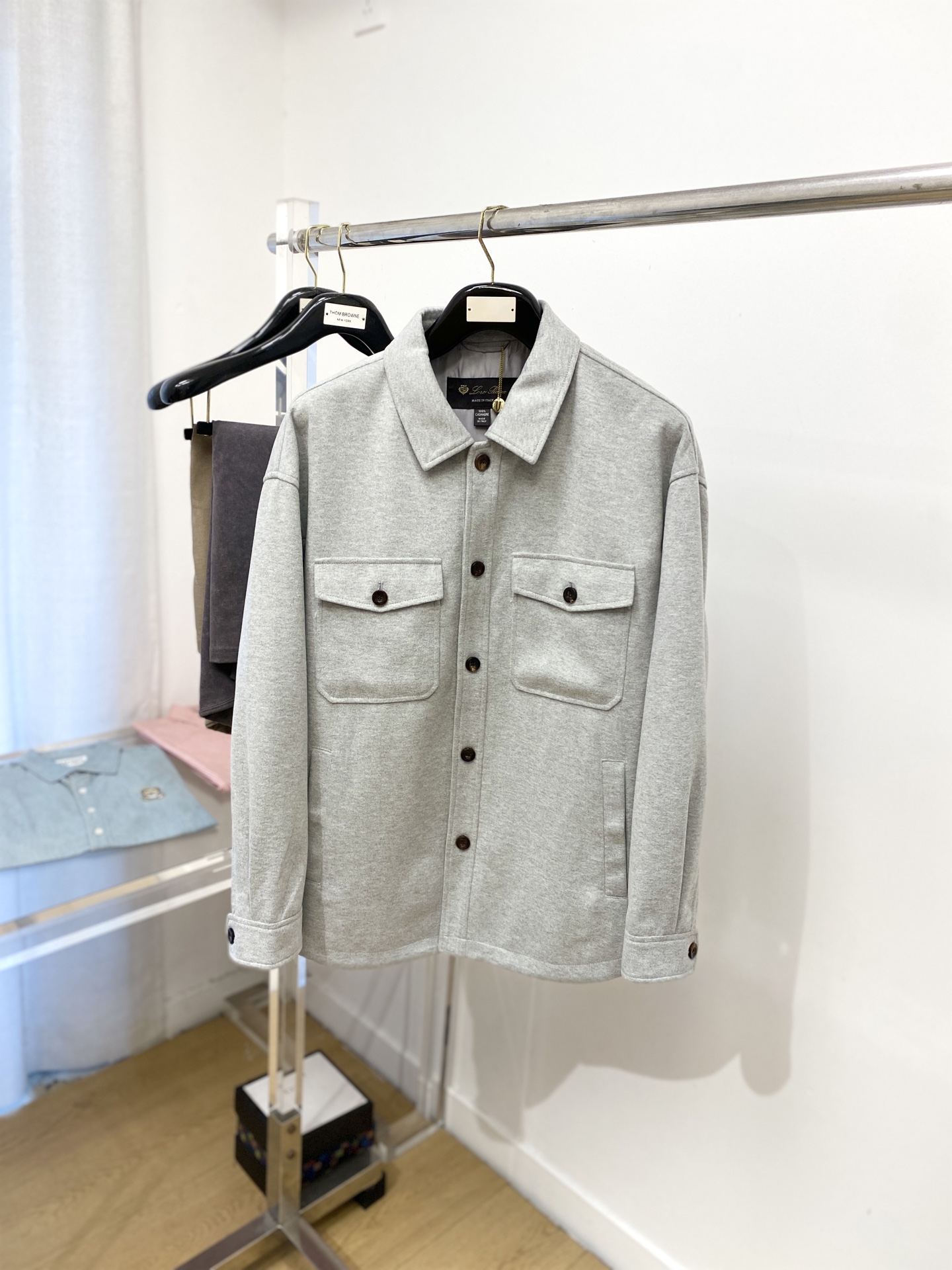 lP🆕、2025新品夹克外套，时尚帅气，简约百搭款，原版五金辅料logo，定制原版面料，不仅挺括，保持潮