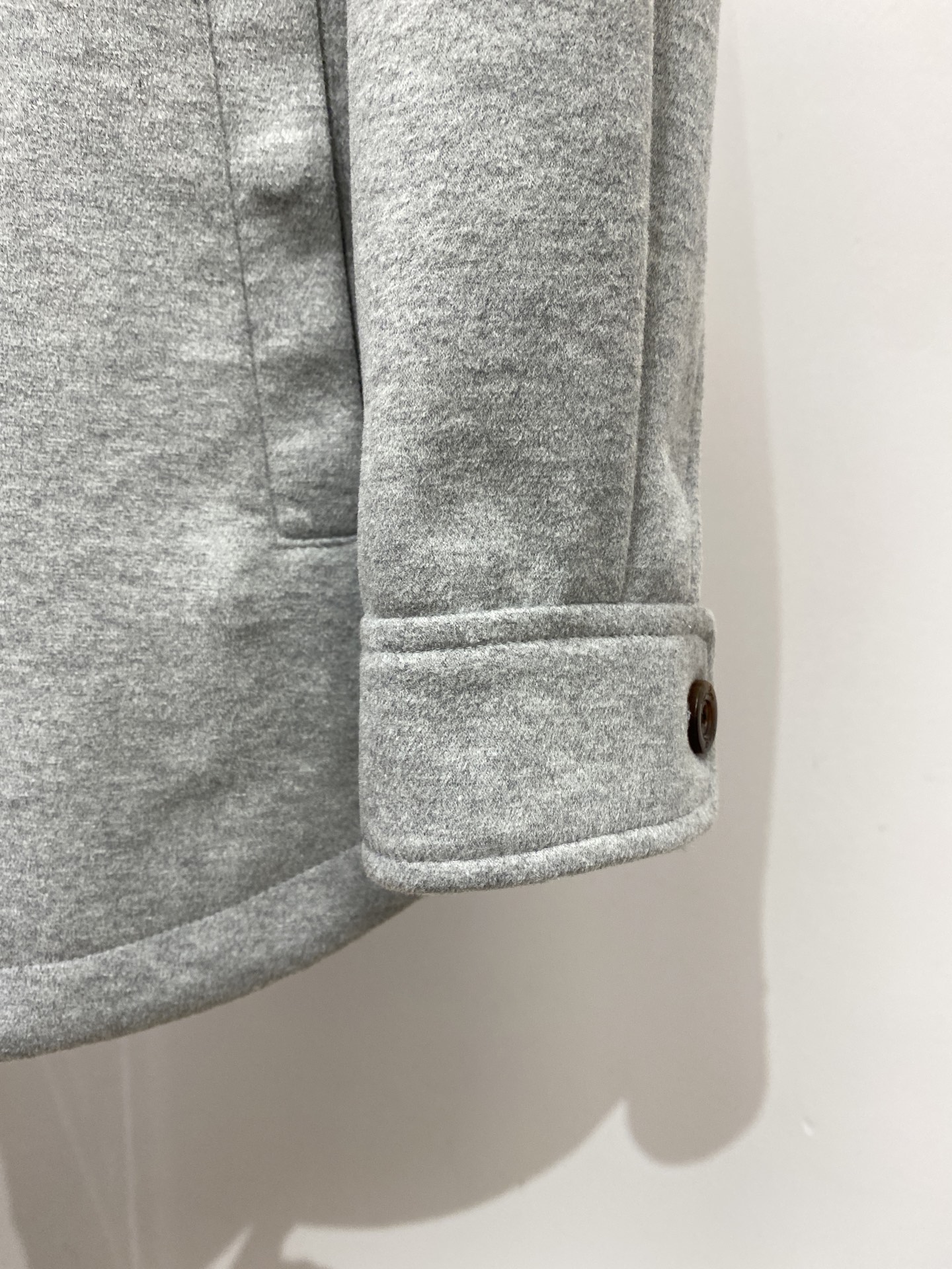 lP🆕、2025新品夹克外套，时尚帅气，简约百搭款，原版五金辅料logo，定制原版面料，不仅挺括，保持潮