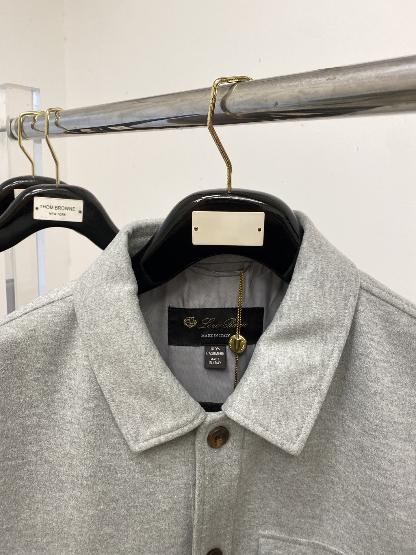 lP🆕、2025新品夹克外套，时尚帅气，简约百搭款，原版五金辅料logo，定制原版面料，不仅挺括，保持潮