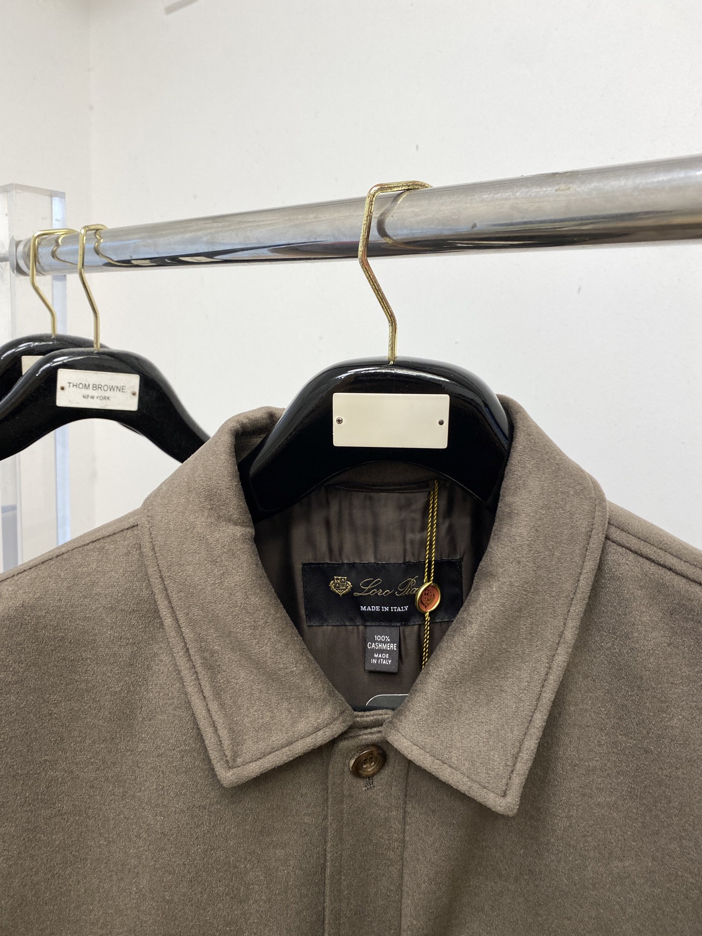 lP🆕、2025新品夹克外套，时尚帅气，简约百搭款，原版五金辅料logo，定制原版面料，不仅挺括，保持潮