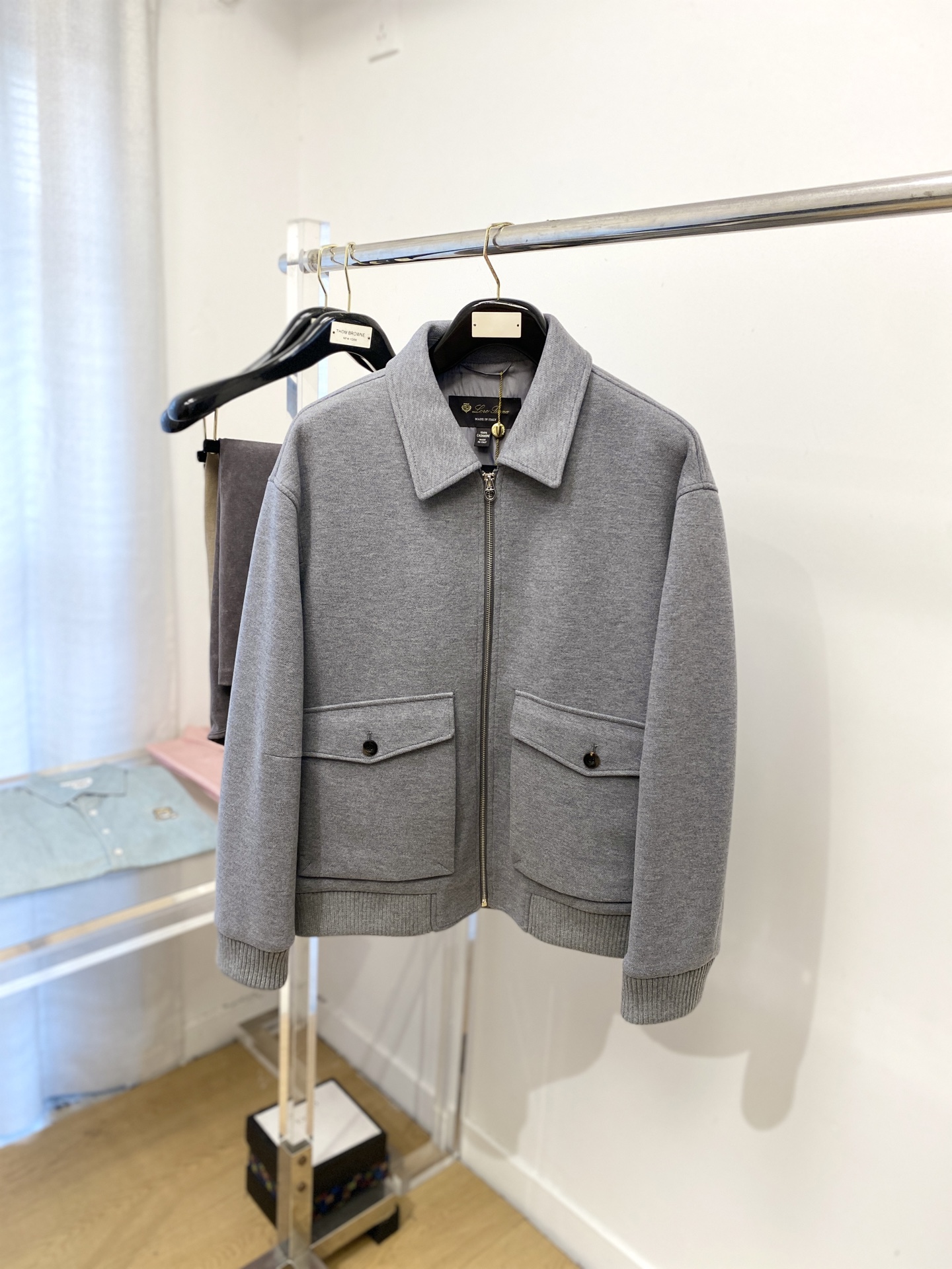 NO:516613,LP, 2025 new jacket jacket, fashionable and handsome, simple and versatile style, original hardware and accessories logo, customized original fabric, not only crisp, maintains the trendy silhouette, and is comfortable to wear, the yarn weaving is more delicate, the number M-3XL, loro piano, jackets & coats, jackets & coats, alexander wang19860909LP、2025新品夹克外套,时尚帅气,简约百搭款,原版五金辅料logo,定制原版面料,不仅挺括,保持潮流的廓形,又穿着舒适,纱织更细腻,码数M-3XL,,loro piana,jackets & coats,jackets & coats,alexander wang,Men's clothing