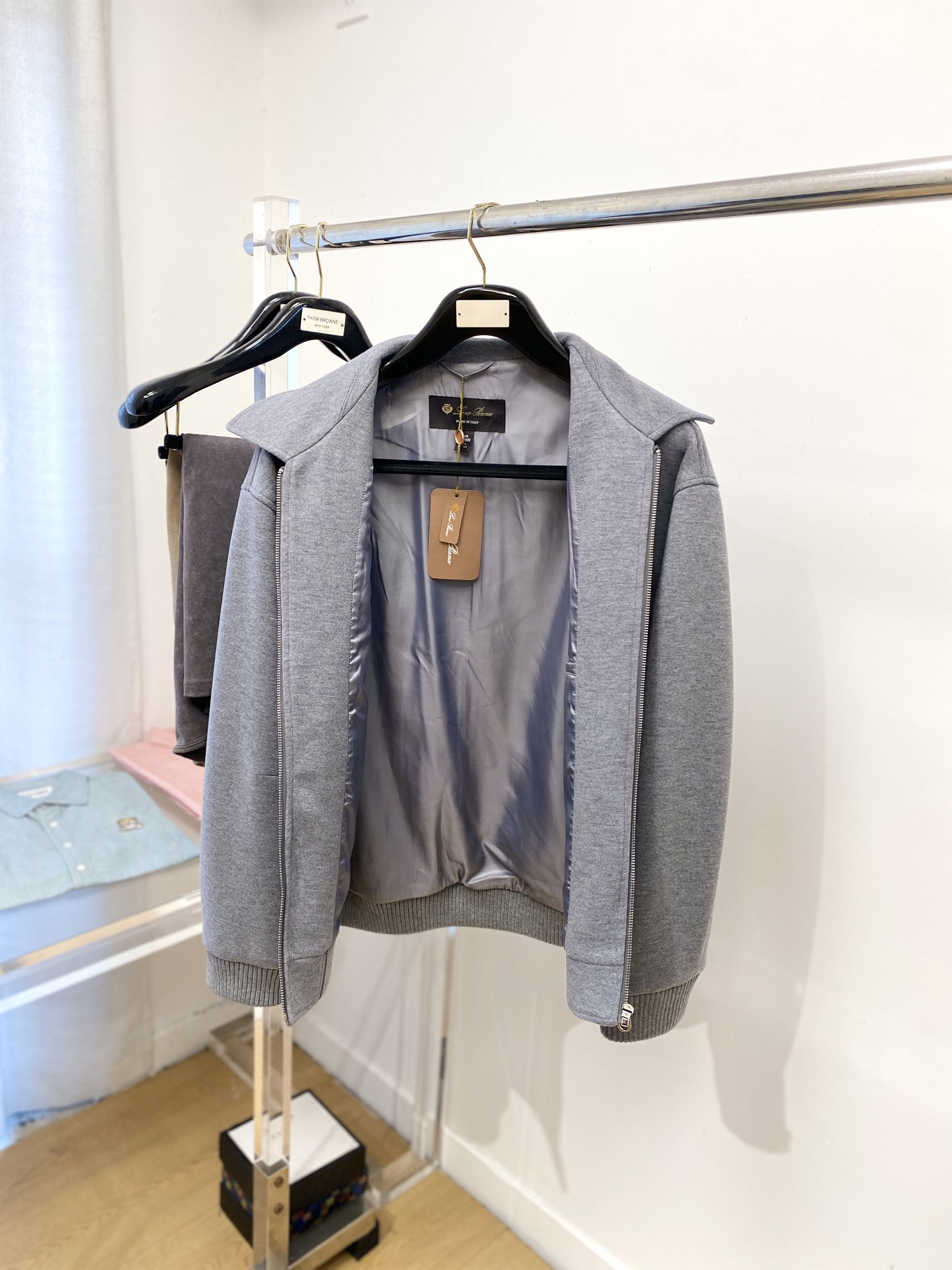 lP🆕、2025新品夹克外套，时尚帅气，简约百搭款，原版五金辅料logo，定制原版面料，不仅挺括，保持潮