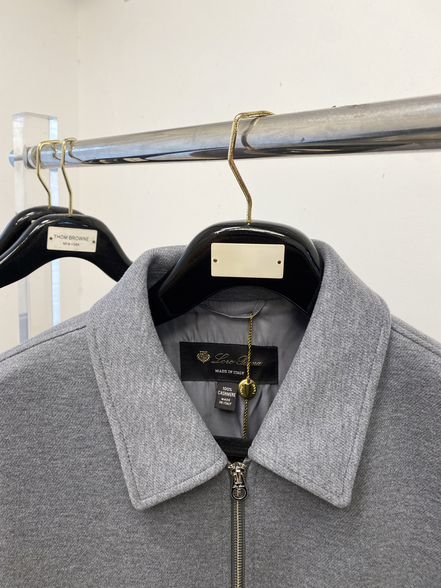 lP🆕、2025新品夹克外套，时尚帅气，简约百搭款，原版五金辅料logo，定制原版面料，不仅挺括，保持潮