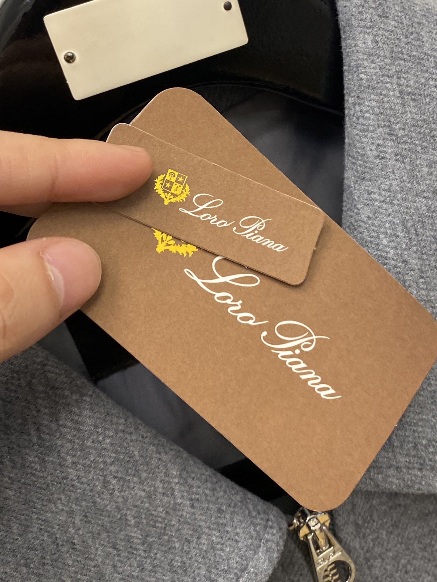 lP🆕、2025新品夹克外套，时尚帅气，简约百搭款，原版五金辅料logo，定制原版面料，不仅挺括，保持潮