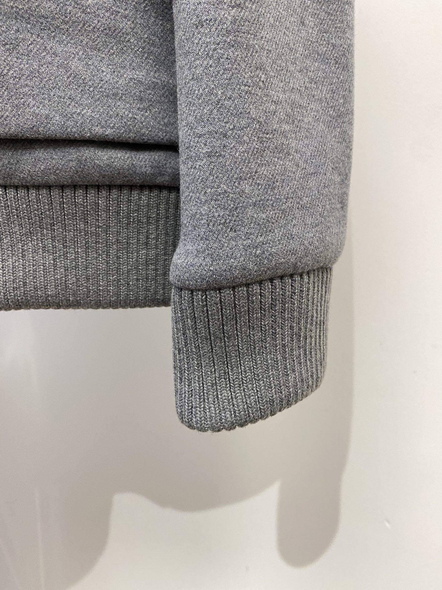 lP🆕、2025新品夹克外套，时尚帅气，简约百搭款，原版五金辅料logo，定制原版面料，不仅挺括，保持潮