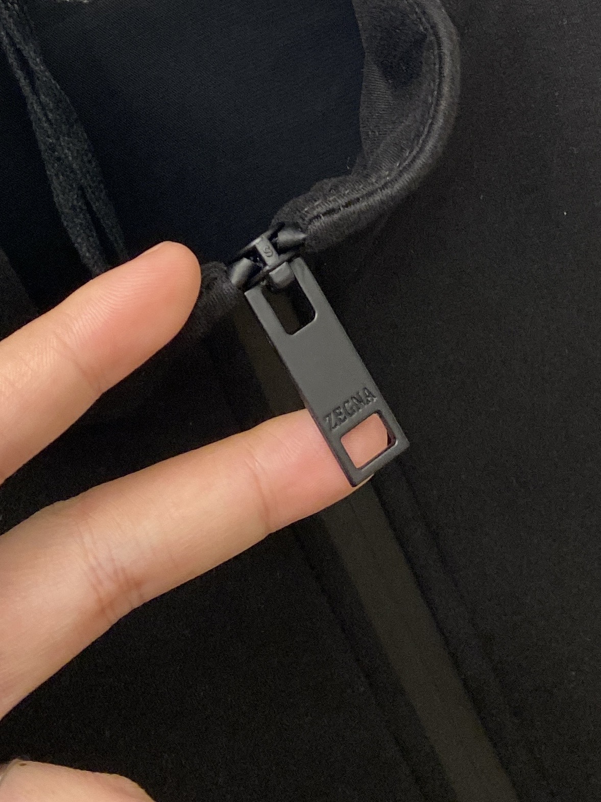 杰尼亚、2025新品夹克外套，时尚帅气，简约百搭款，衣下精致刺绣字母logo，定制原版面料，不仅挺括，保