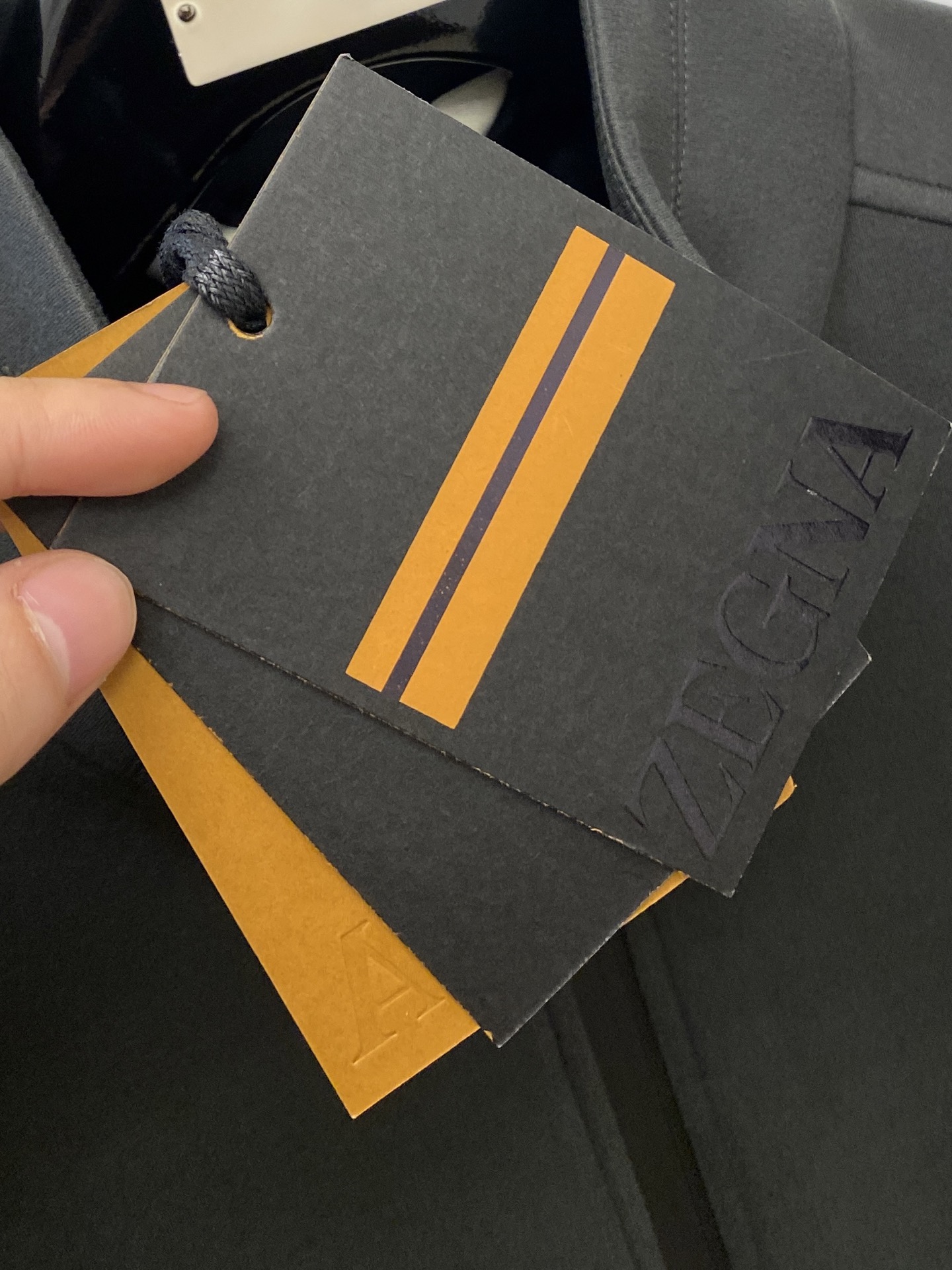 杰尼亚、2025新品夹克外套，时尚帅气，简约百搭款，衣下精致刺绣字母logo，定制原版面料，不仅挺括，保