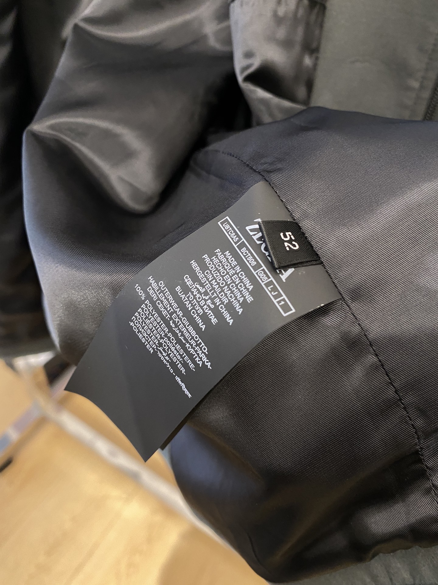 杰尼亚、2025新品夹克外套，时尚帅气，简约百搭款，衣下精致刺绣字母logo，定制原版面料，不仅挺括，保