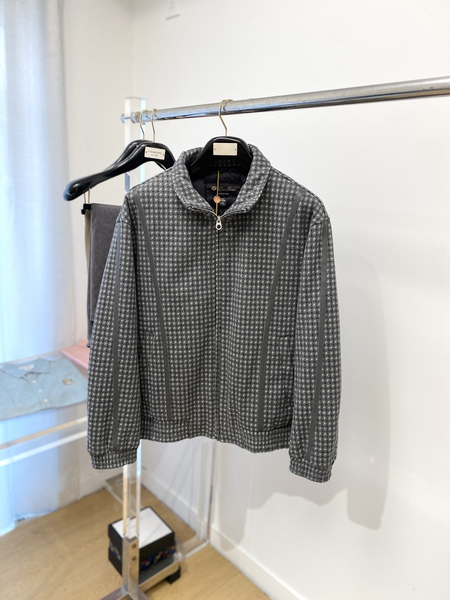 NO:516607,LP, 2025 new jacket jacket, fashionable and handsome, simple and versatile style, original hardware and accessories logo, customized original fabric, not only crisp, maintains the trendy silhouette, and is comfortable to wear, the yarn weaving is more delicate, the number M-3XL, loro piano, jackets & coats, jackets & coats, alexander wang19860909LP、2025新品夹克外套,时尚帅气,简约百搭款,原版五金辅料logo,定制原版面料,不仅挺括,保持潮流的廓形,又穿着舒适,纱织更细腻,码数M-3XL,,loro piana,jackets & coats,jackets & coats,alexander wang,Men's clothing