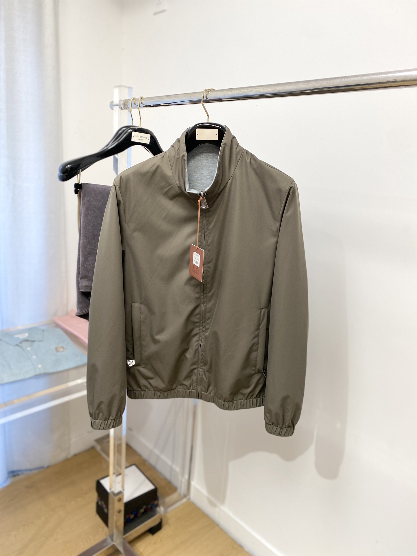 NO:573191,LP, 2025 new product double-sided jacket, fashionable and handsome, simple and versatile, original hardware logo, customized original fabric, not only crisp and trendy silhouette, but also comfortable to wear, more delicate yarn weaving, size M-4XL,,loro piana,jackets & coats,jackets & coats,alexander wang19860909LP、2025新品双面穿夹克外套,时尚帅气,简约百搭款,原版五金辅料logo,定制原版面料,不仅挺括,保持潮流的廓形,又穿着舒适,纱织更细腻,码数M-4XL,,loro piana,jackets & coats,jackets & coats,alexander wang,Men's clothing