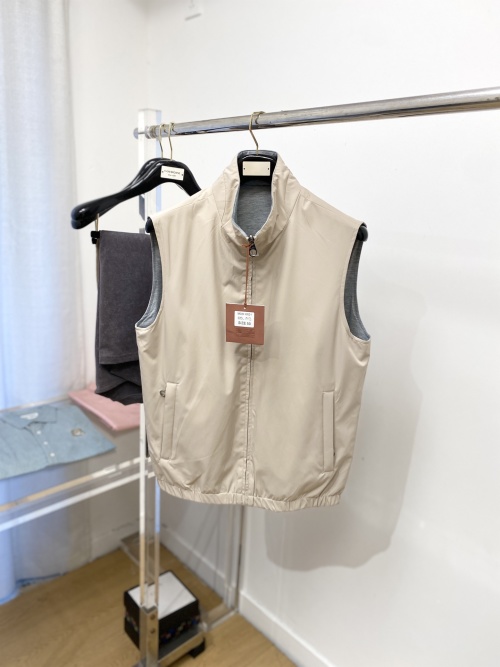 Reversible Quilted Vest Jacket for Women, Stylish and Versatile Outerwear 1 Reversible Quilted Vest Jacket for Women, Stylish and Versatile Outerwear